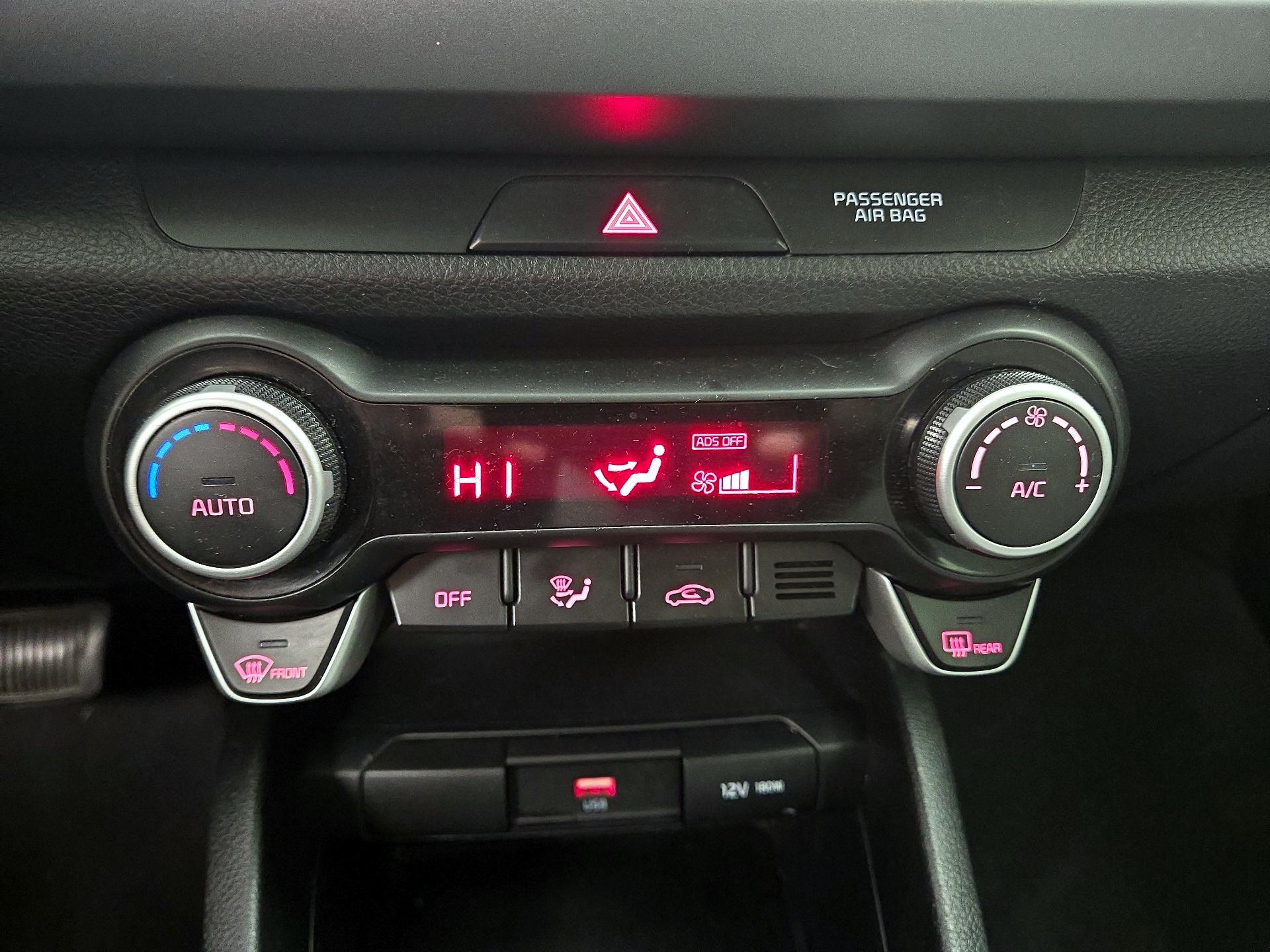 Thumbnail: 2023 Kia Rio - 16