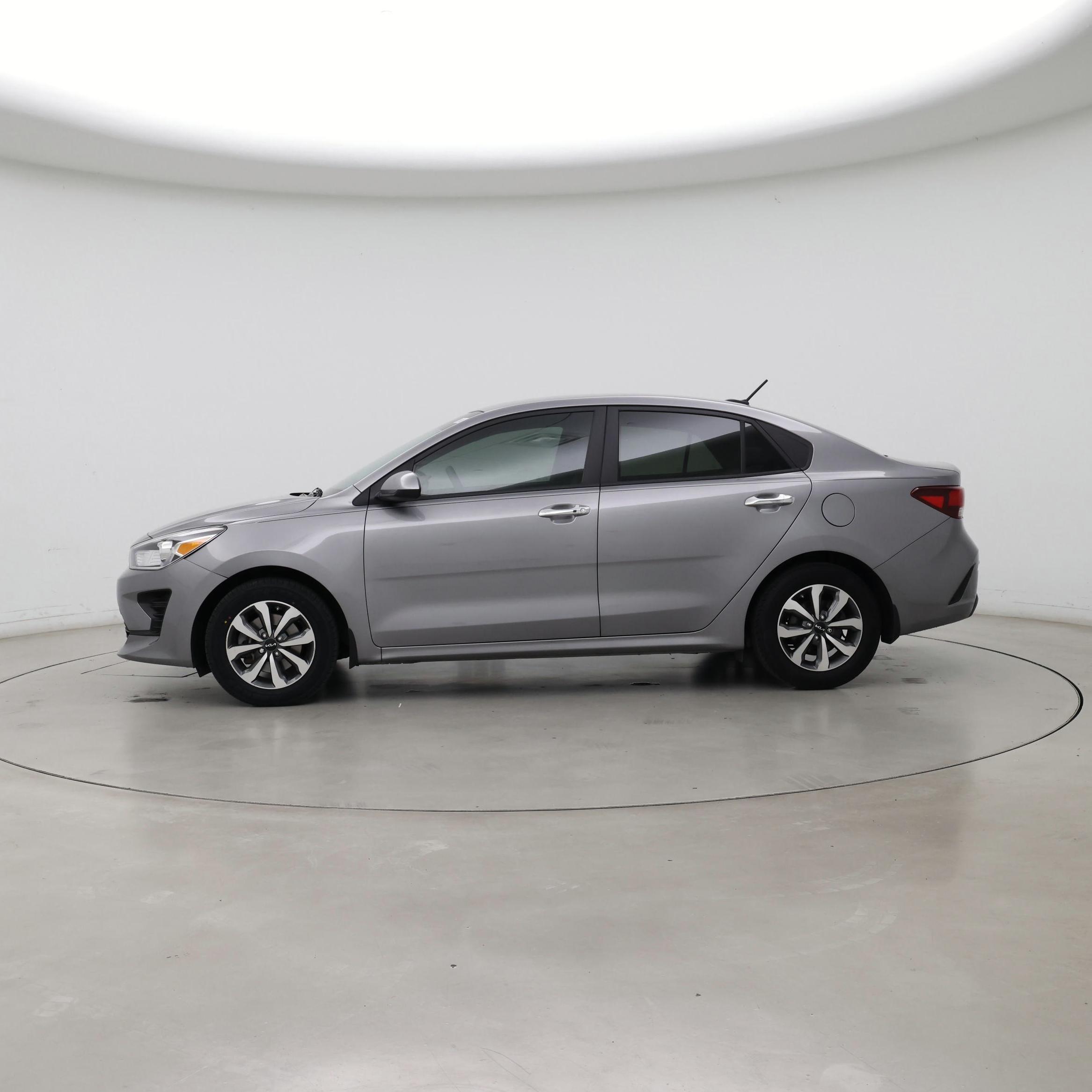 Thumbnail: 2023 Kia Rio - 3