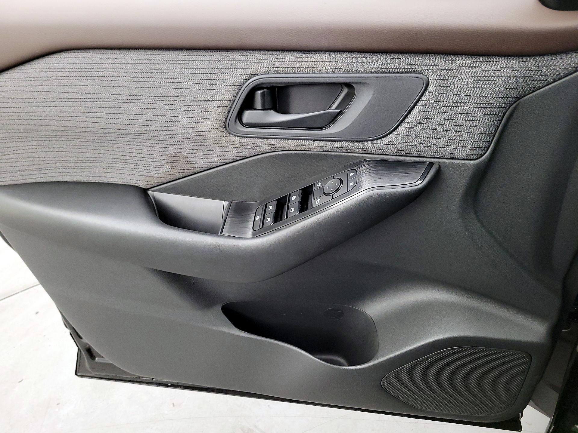 Thumbnail: 2023 Nissan Rogue - 12