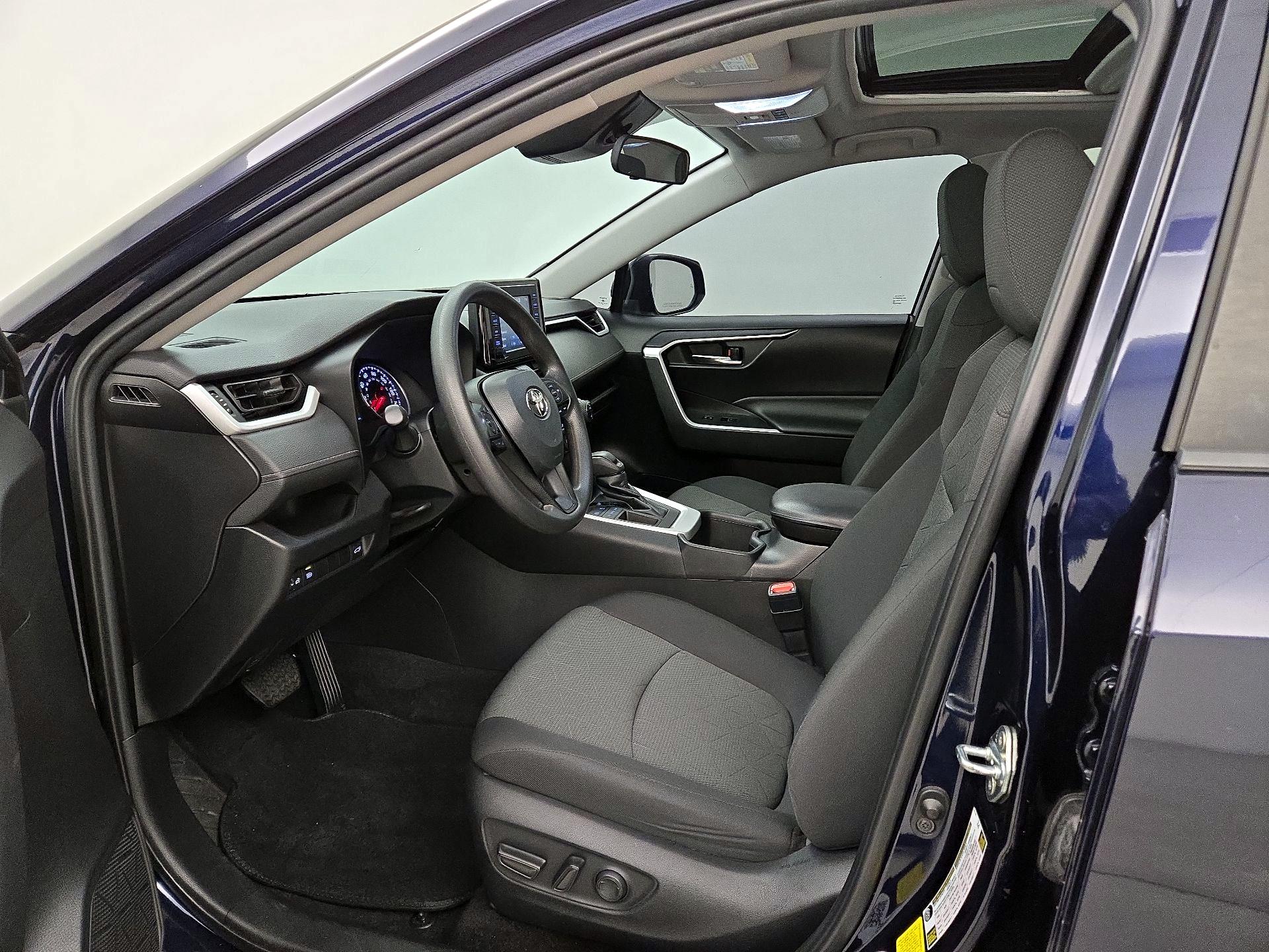 Thumbnail: 2022 Toyota RAV4 - 11