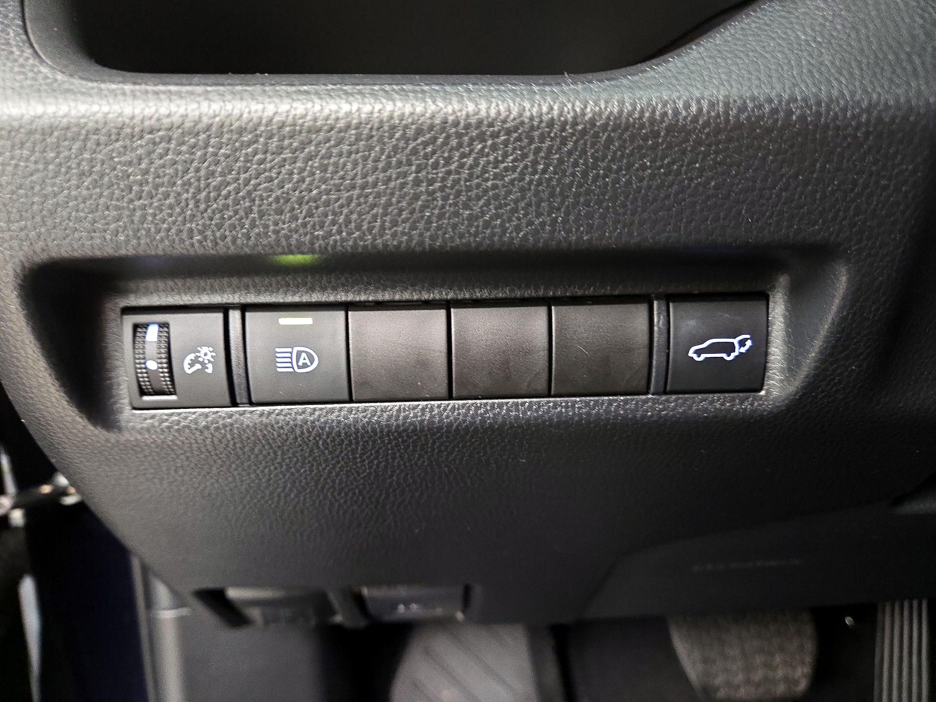 Thumbnail: 2022 Toyota RAV4 - 13