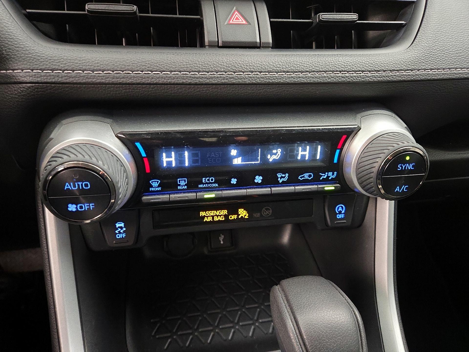 Thumbnail: 2022 Toyota RAV4 - 16