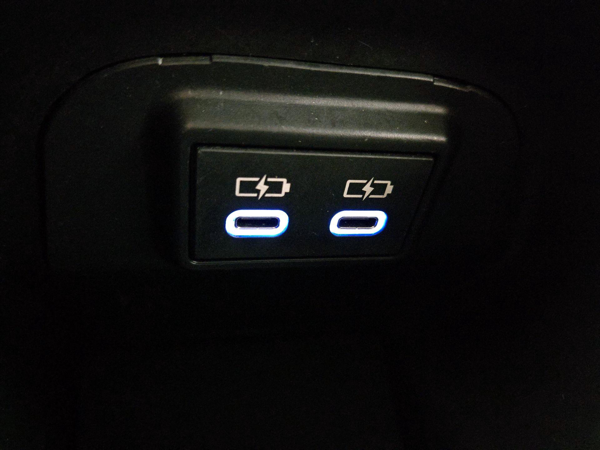 Thumbnail: 2022 Toyota RAV4 - 18