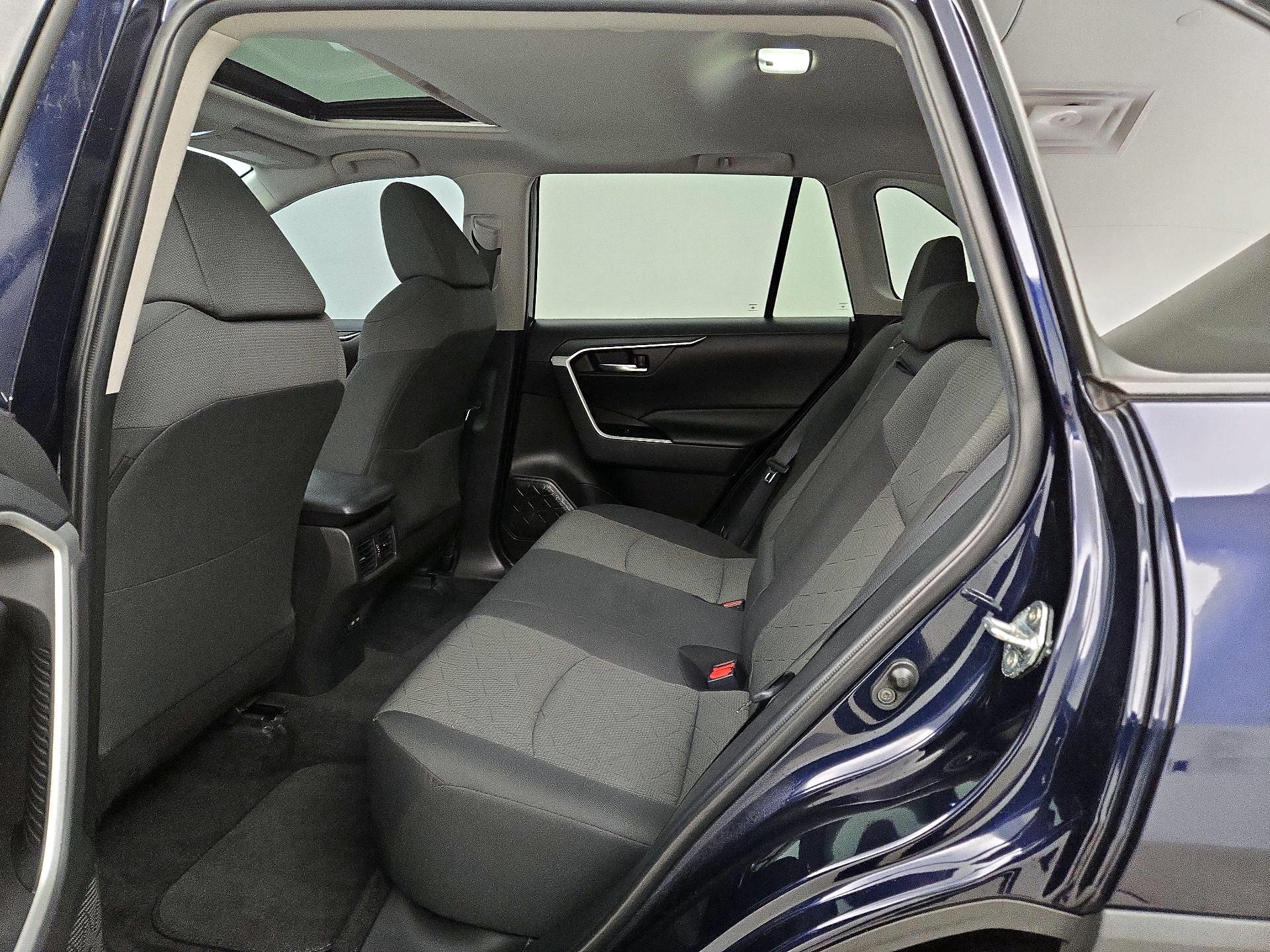 Thumbnail: 2022 Toyota RAV4 - 20