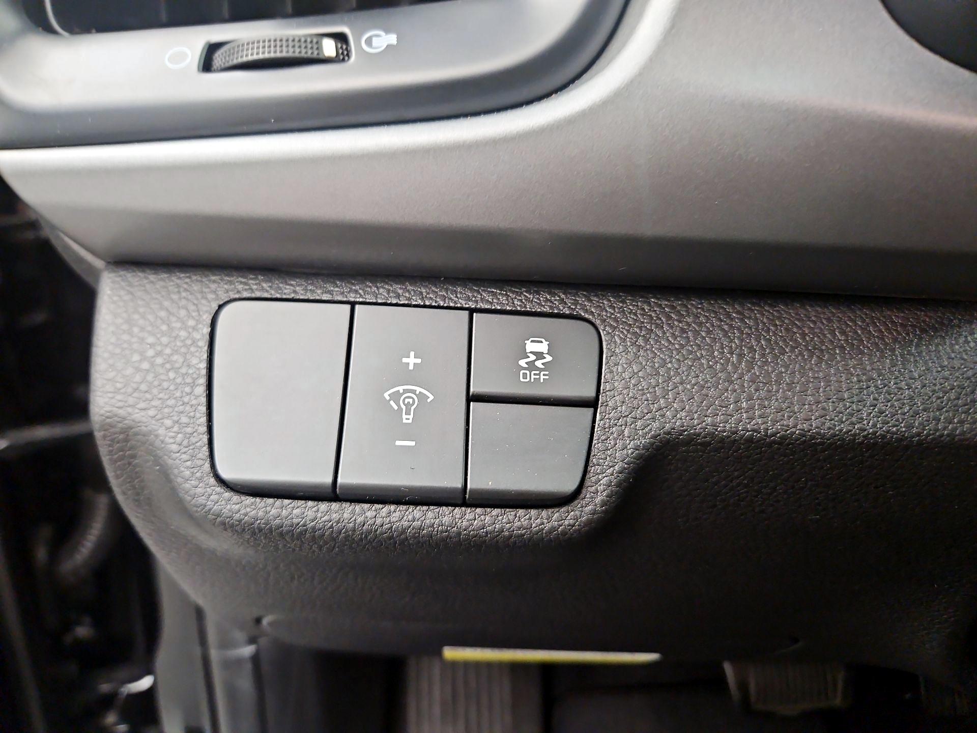 Thumbnail: 2020 Kia Rio - 13