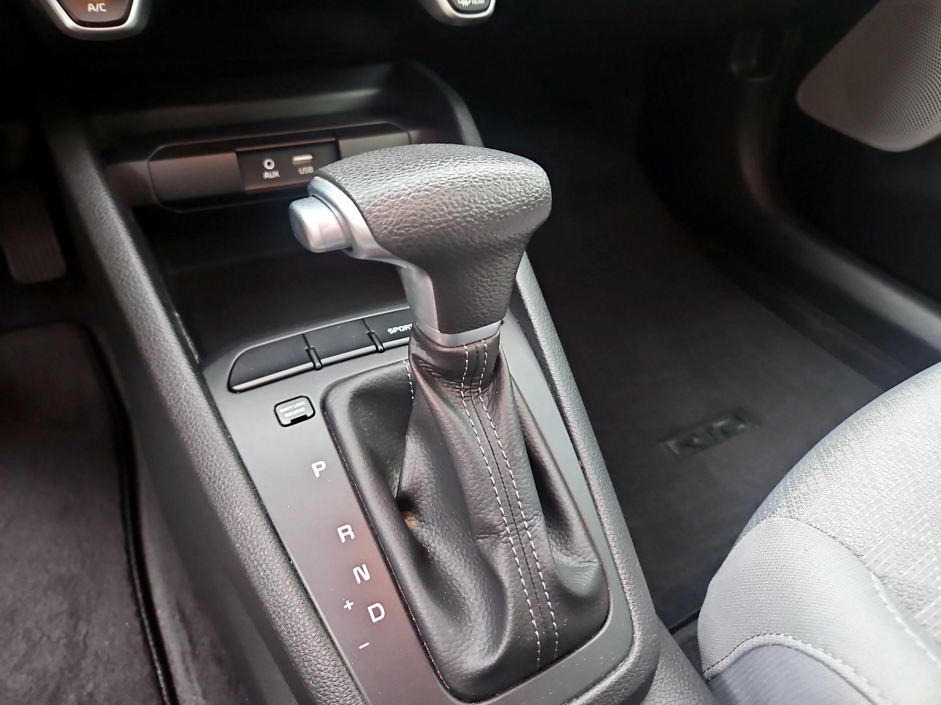 Thumbnail: 2020 Kia Rio - 17