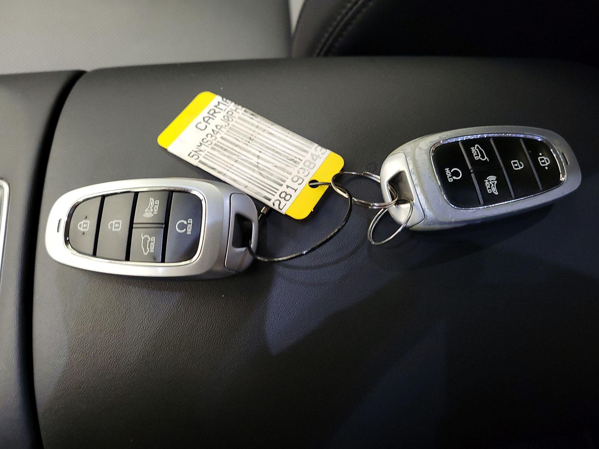 Thumbnail: 2023 Hyundai Santa Fe - 18