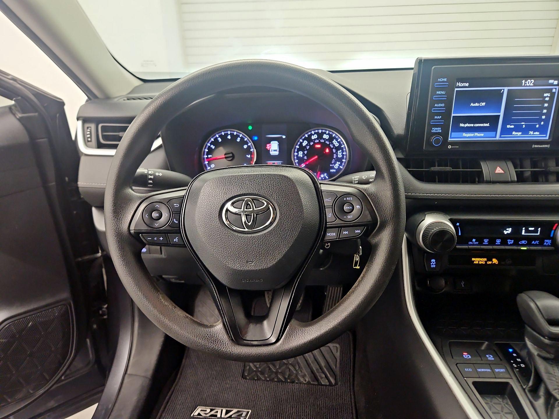 Thumbnail: 2021 Toyota RAV4 - 10