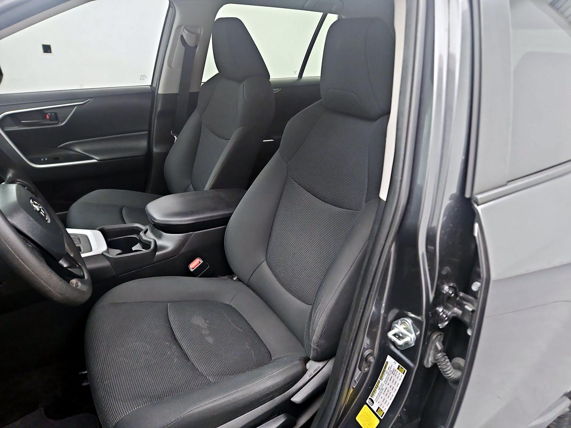 Thumbnail: 2021 Toyota RAV4 - 11