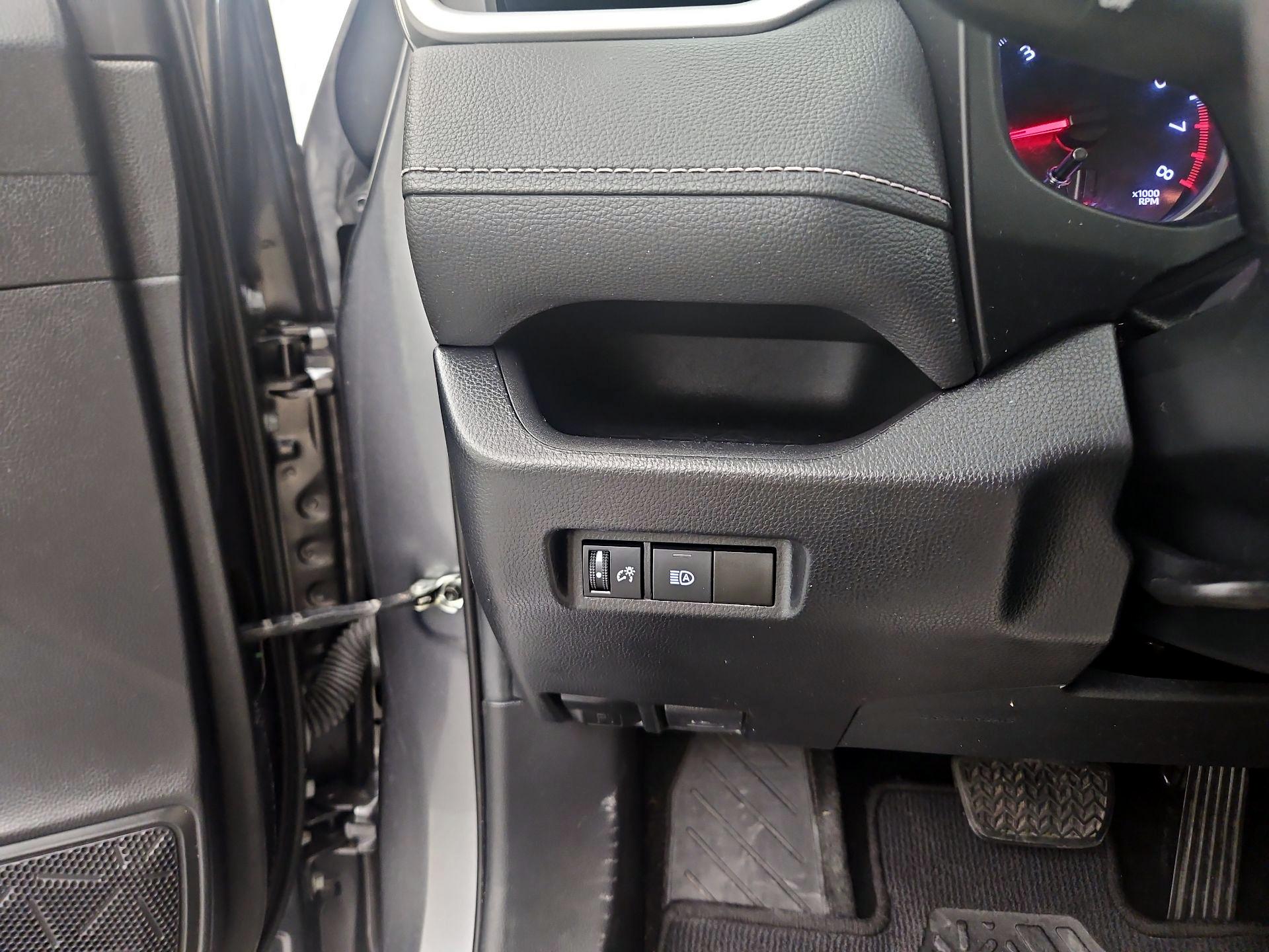 Thumbnail: 2021 Toyota RAV4 - 13