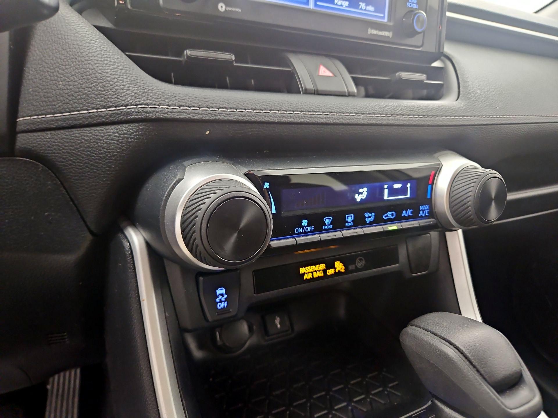 Thumbnail: 2021 Toyota RAV4 - 16