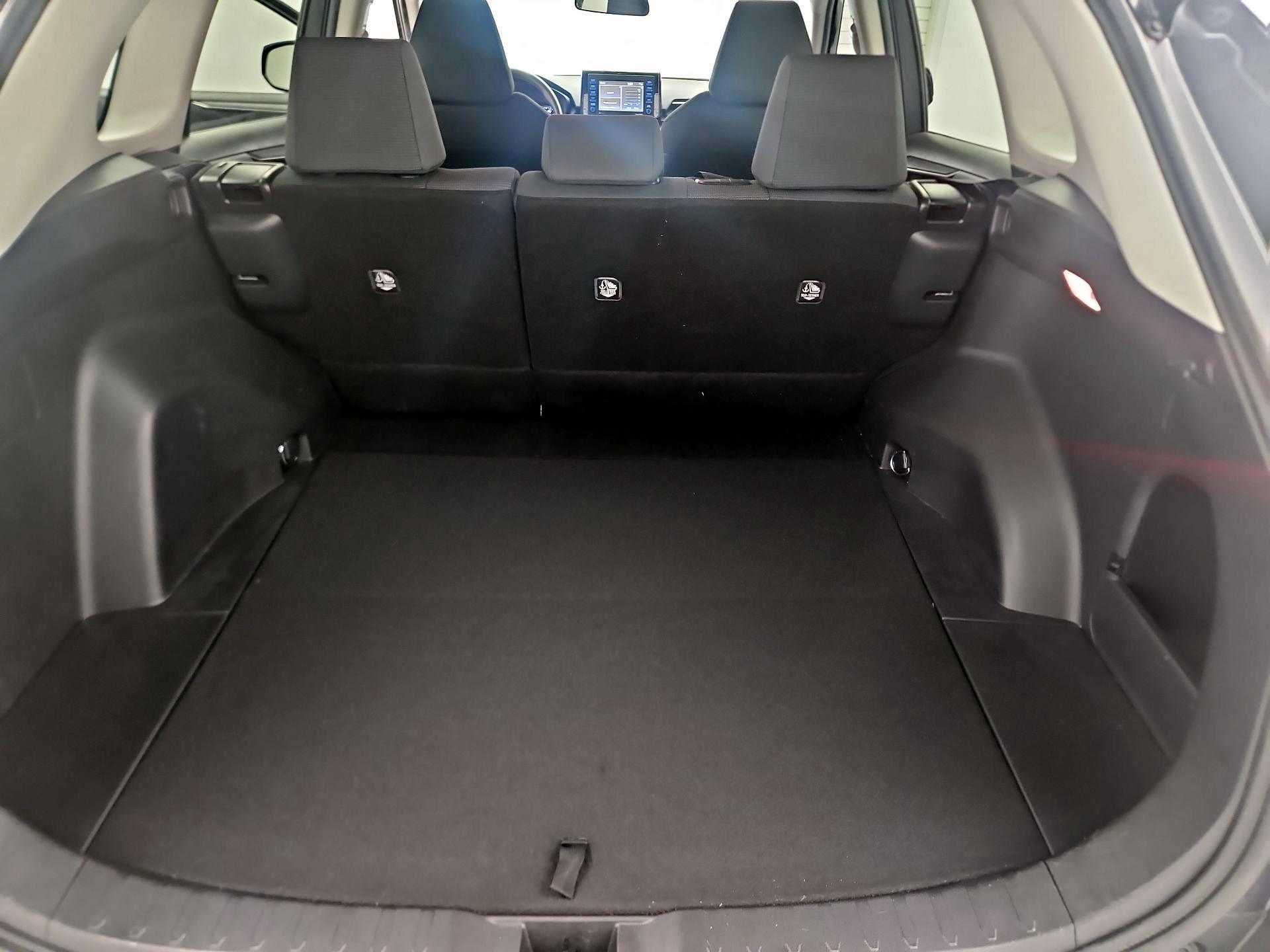 Thumbnail: 2021 Toyota RAV4 - 20