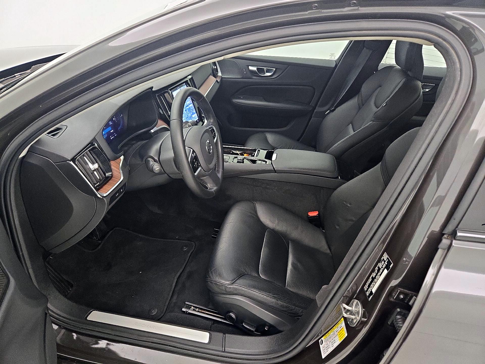 Thumbnail: 2023 Volvo S60 - 11