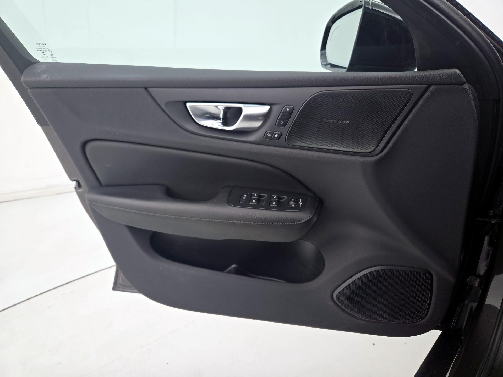 Thumbnail: 2023 Volvo S60 - 12