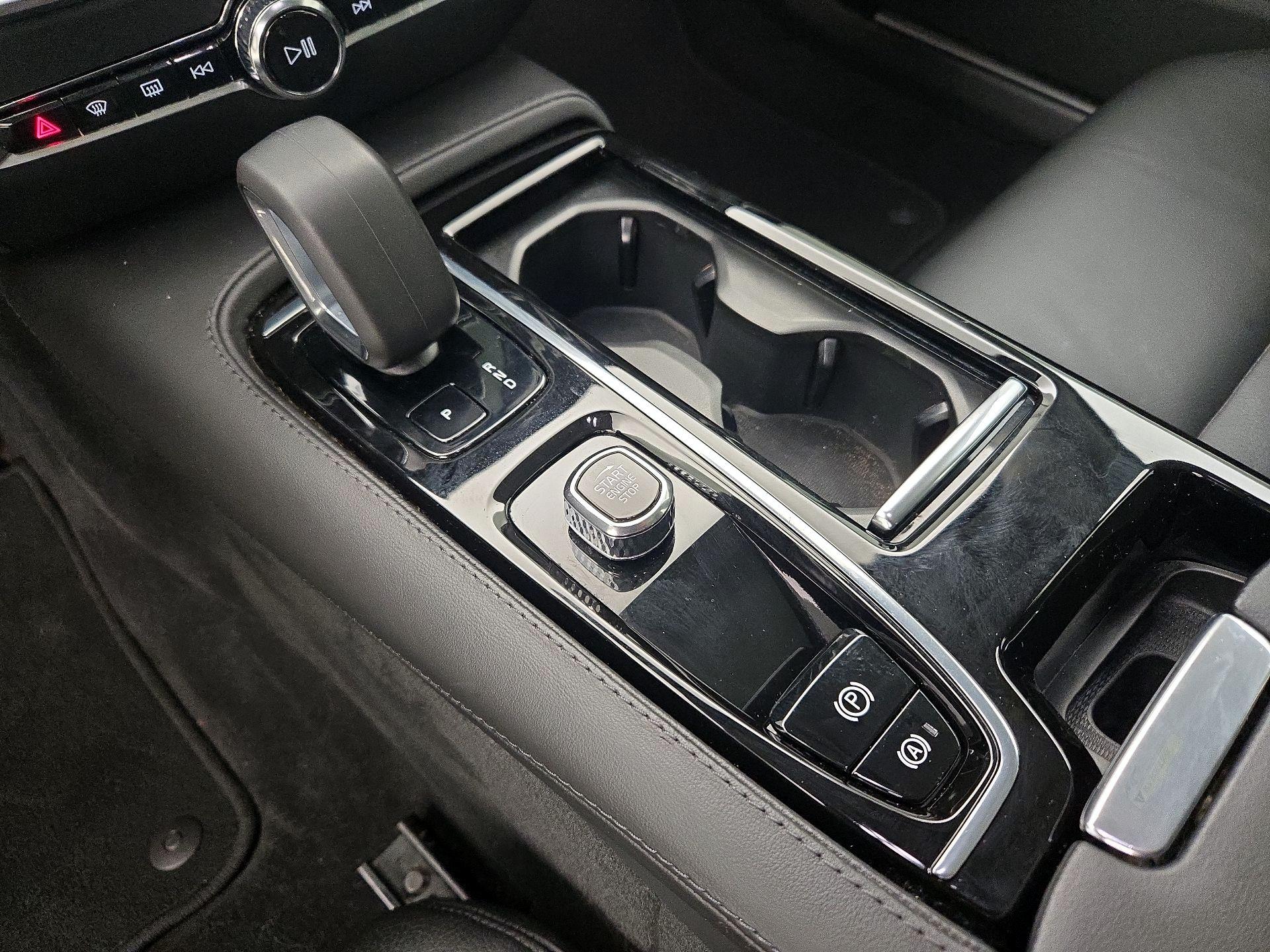 Thumbnail: 2023 Volvo S60 - 18