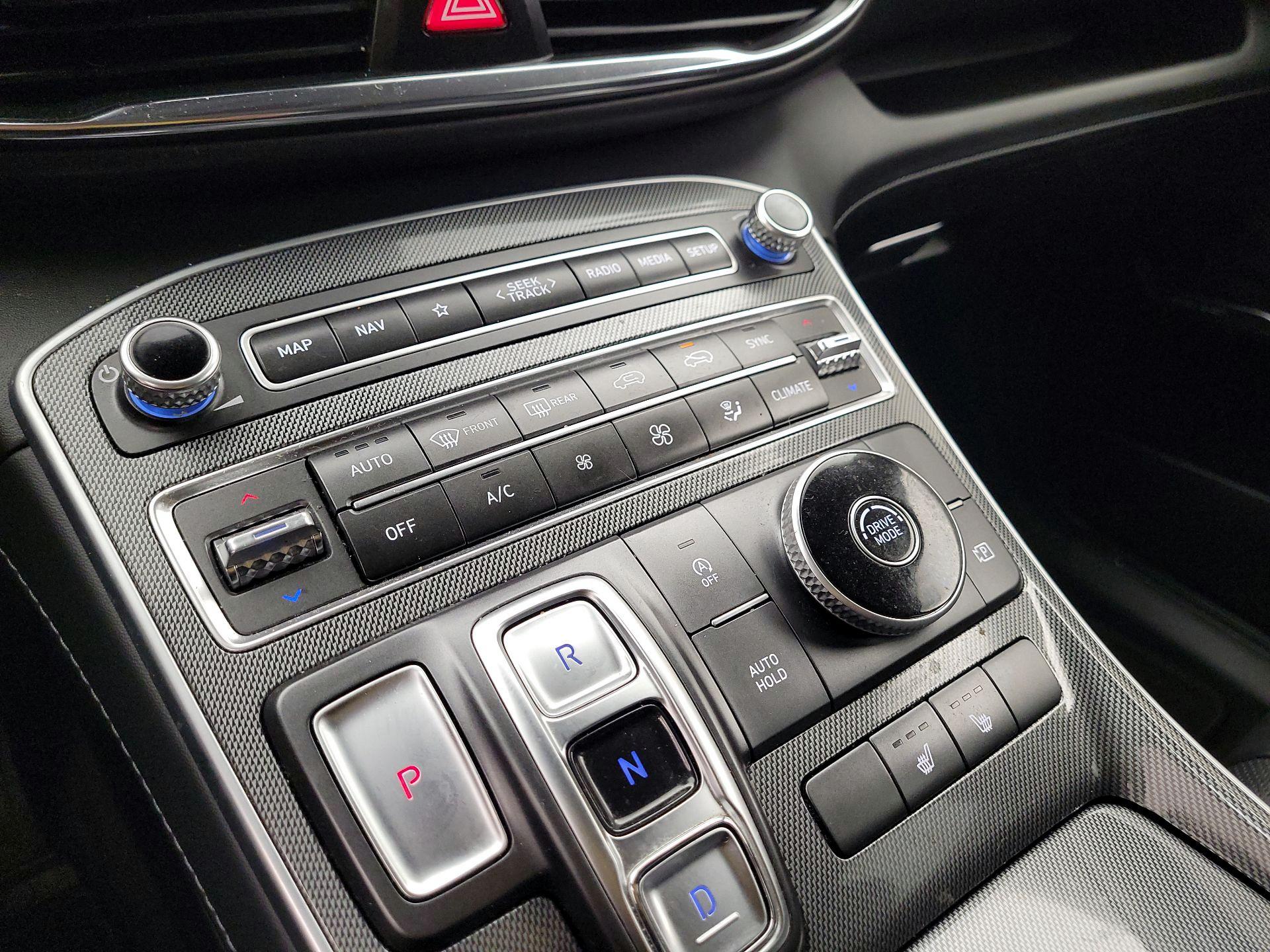 Thumbnail: 2022 Hyundai Santa Fe - 17