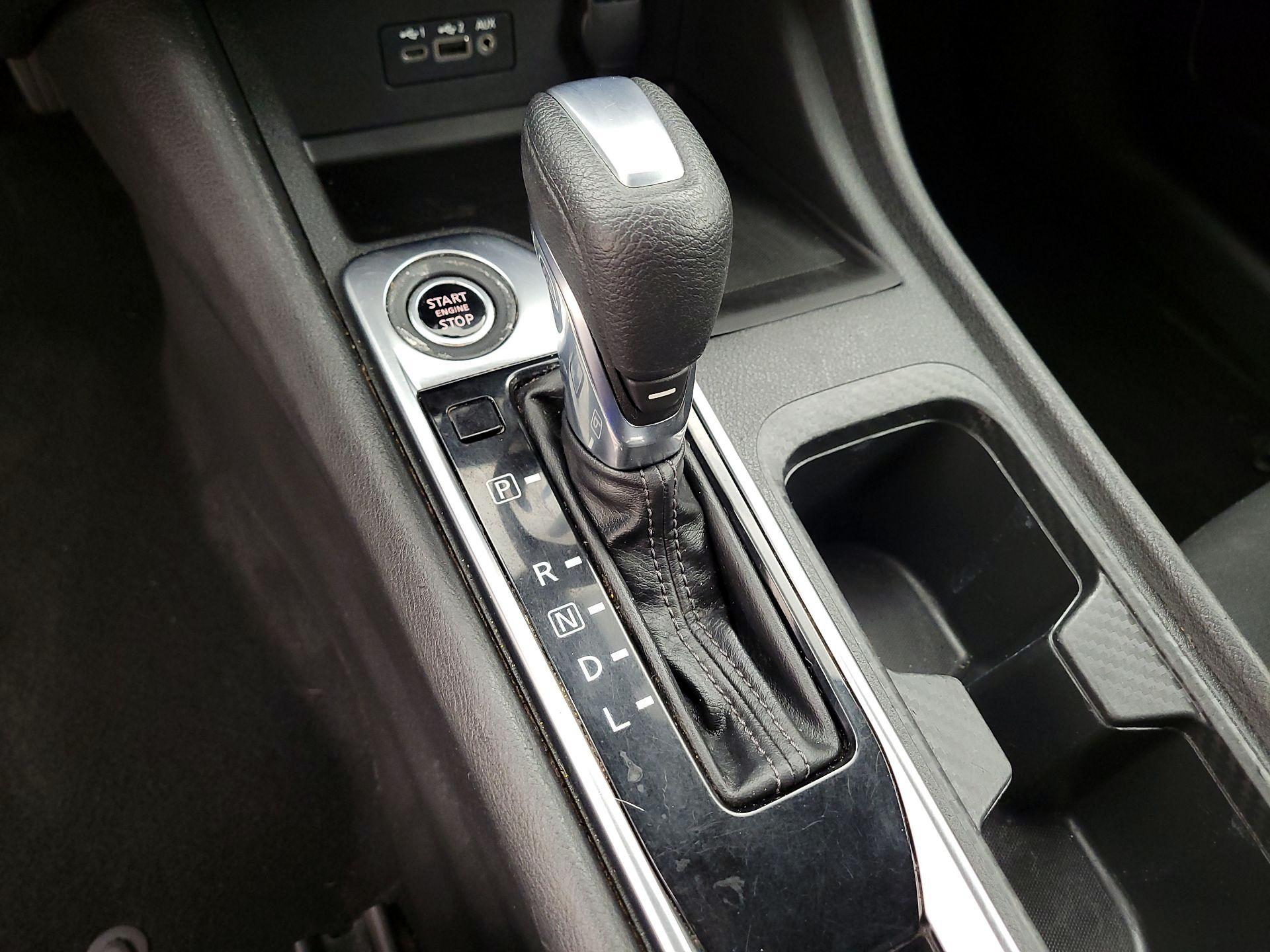 Thumbnail: 2020 Nissan Sentra - 17