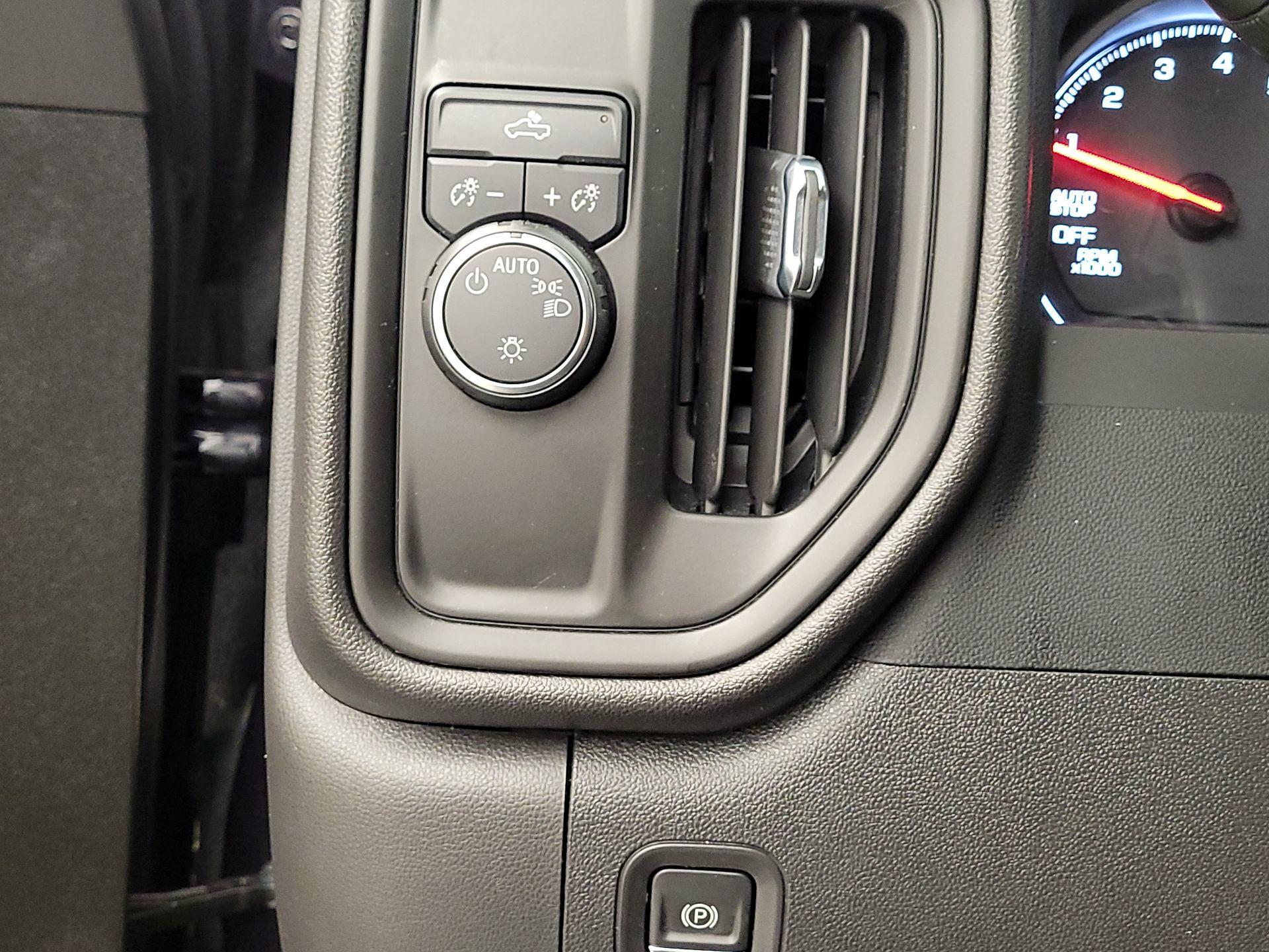 Thumbnail: 2022 Chevrolet Silverado 1500 - 13