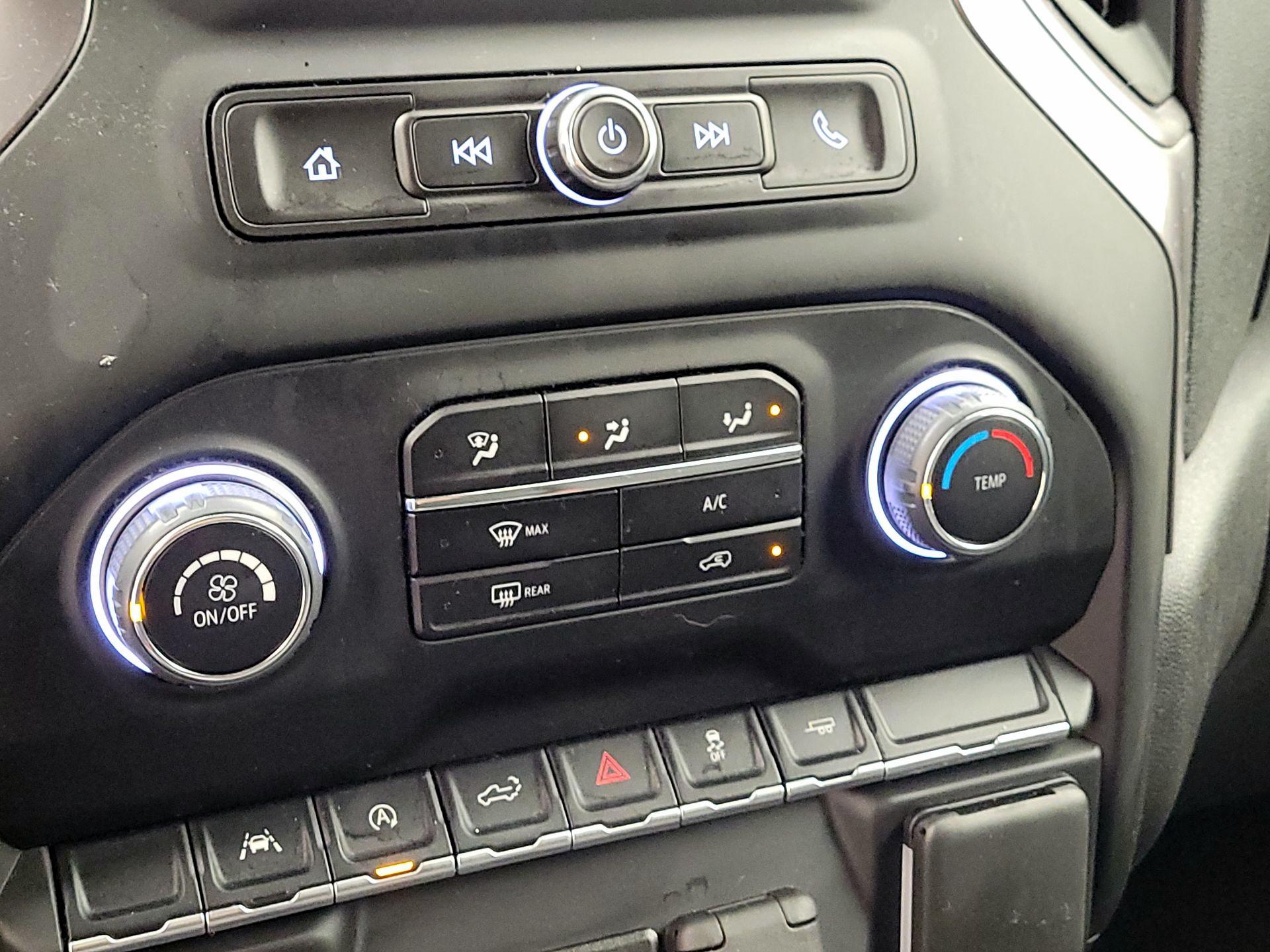 Thumbnail: 2022 Chevrolet Silverado 1500 - 16