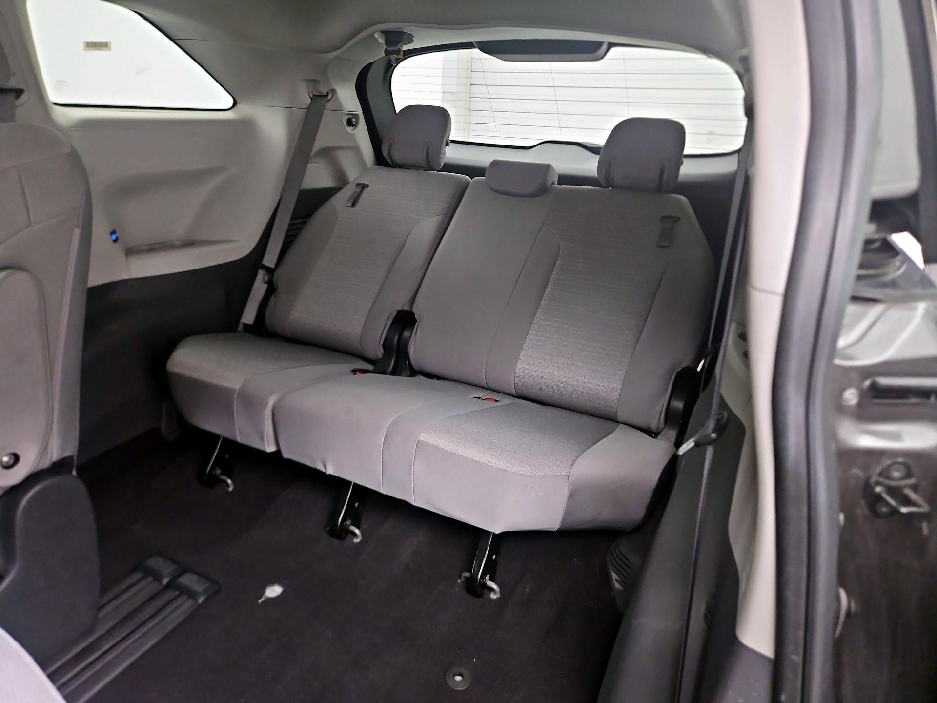 Thumbnail: 2024 Toyota Sienna - 20