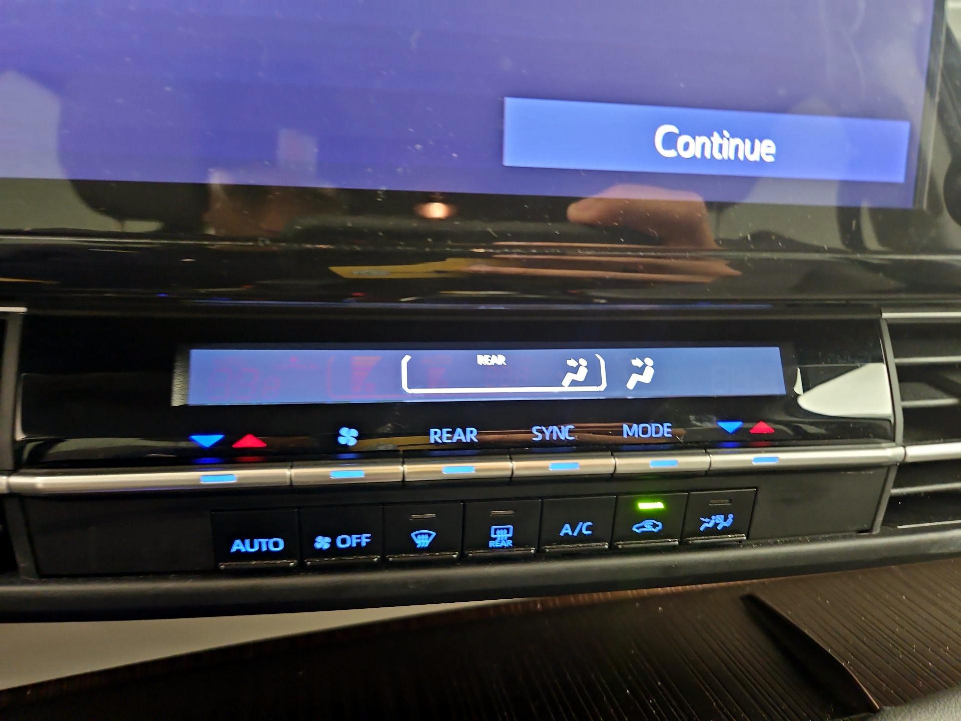 Thumbnail: 2024 Toyota Sienna - 16