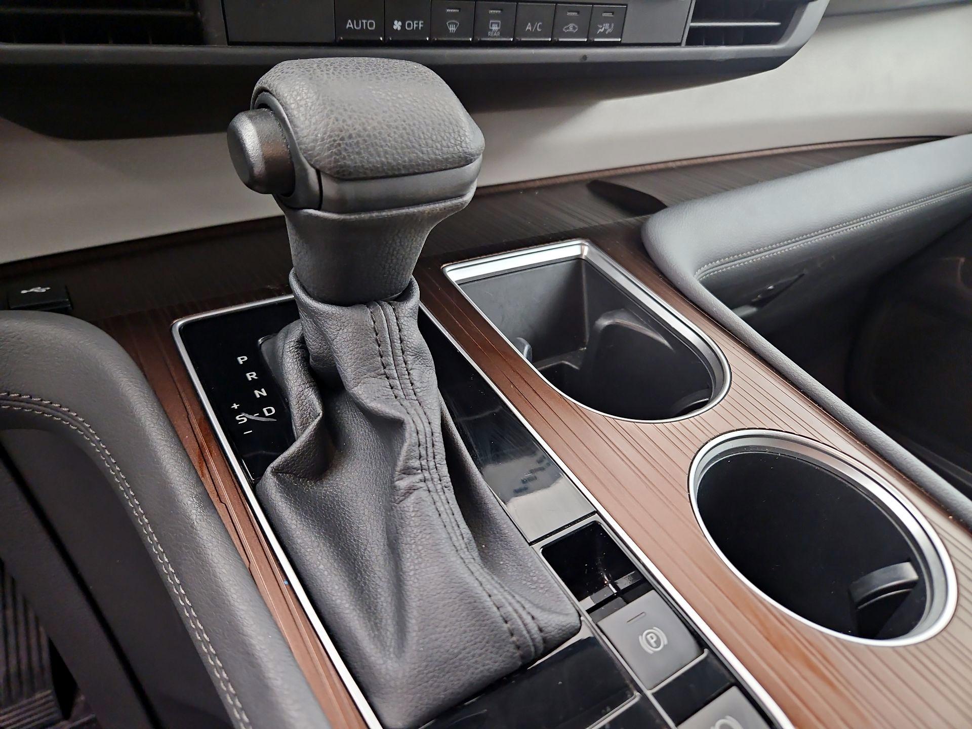 Thumbnail: 2024 Toyota Sienna - 17