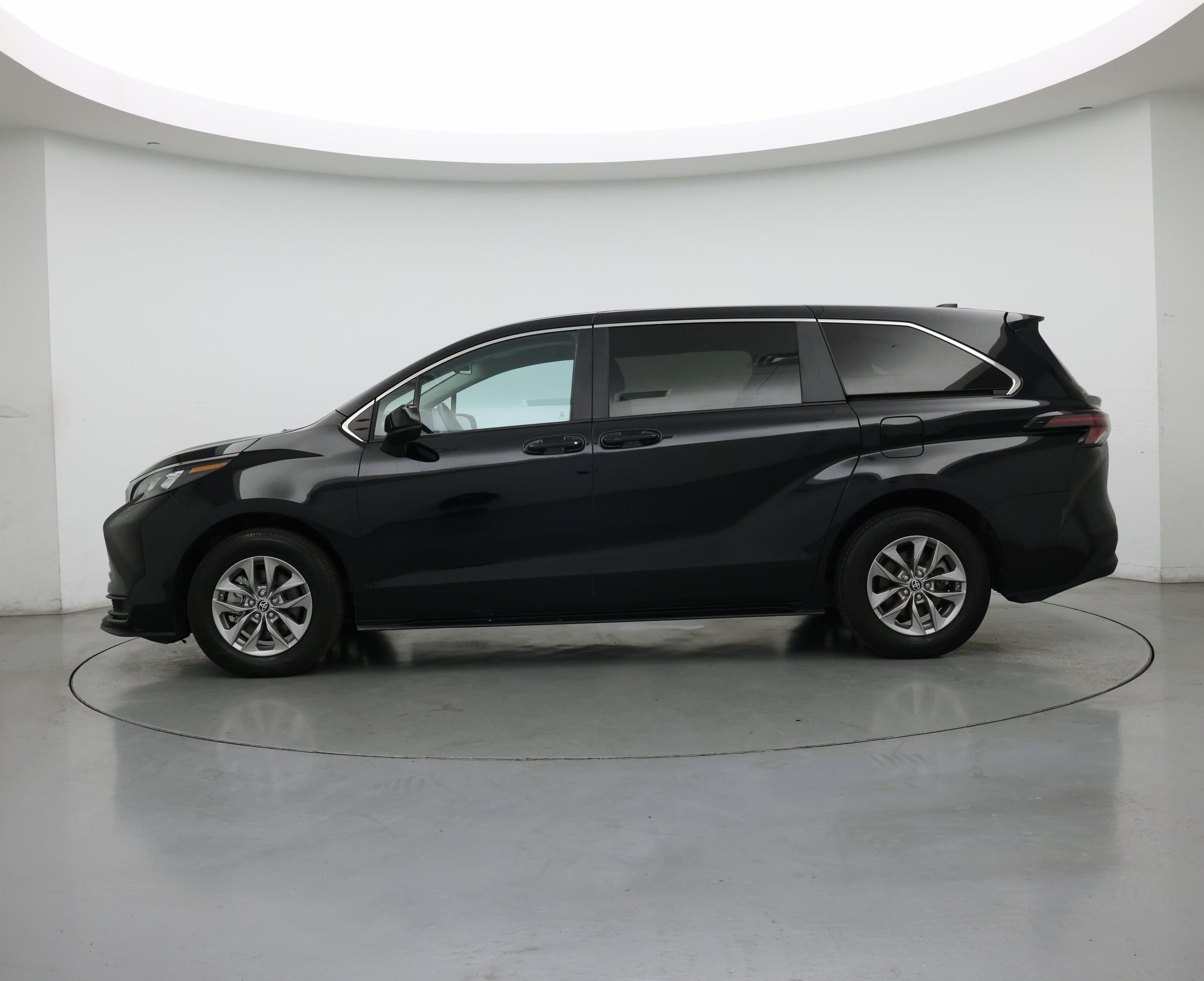 Thumbnail: 2024 Toyota Sienna - 3