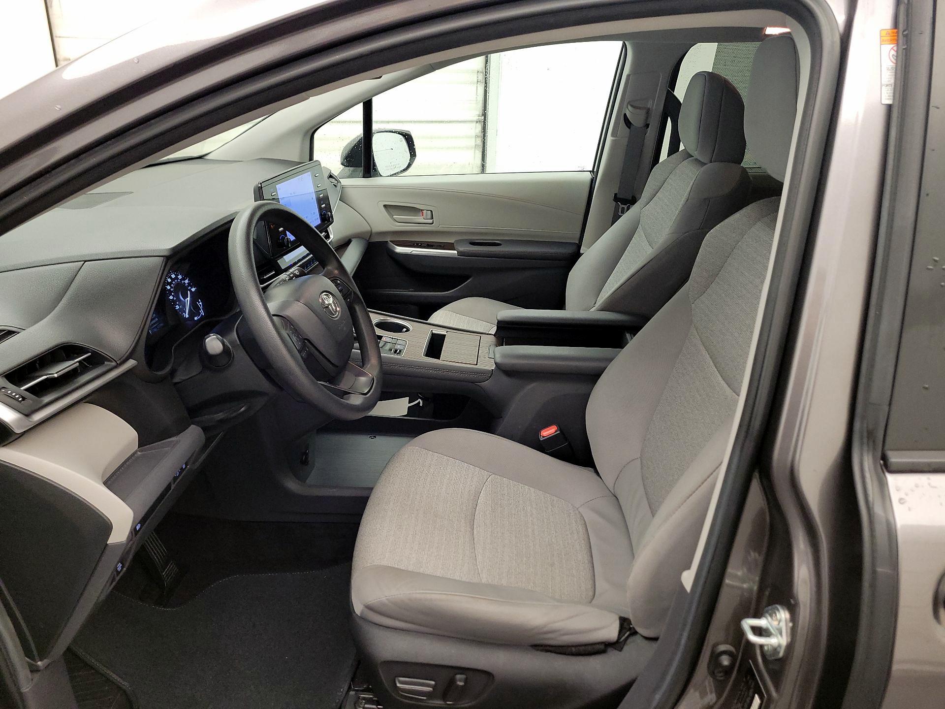 Thumbnail: 2024 Toyota Sienna - 11