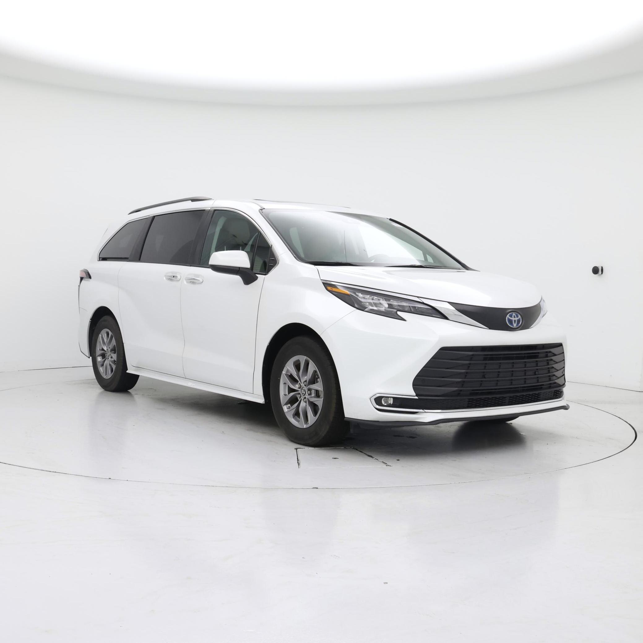 White 2024 Toyota Sienna Minivan Front-Wheel Drive Automatic