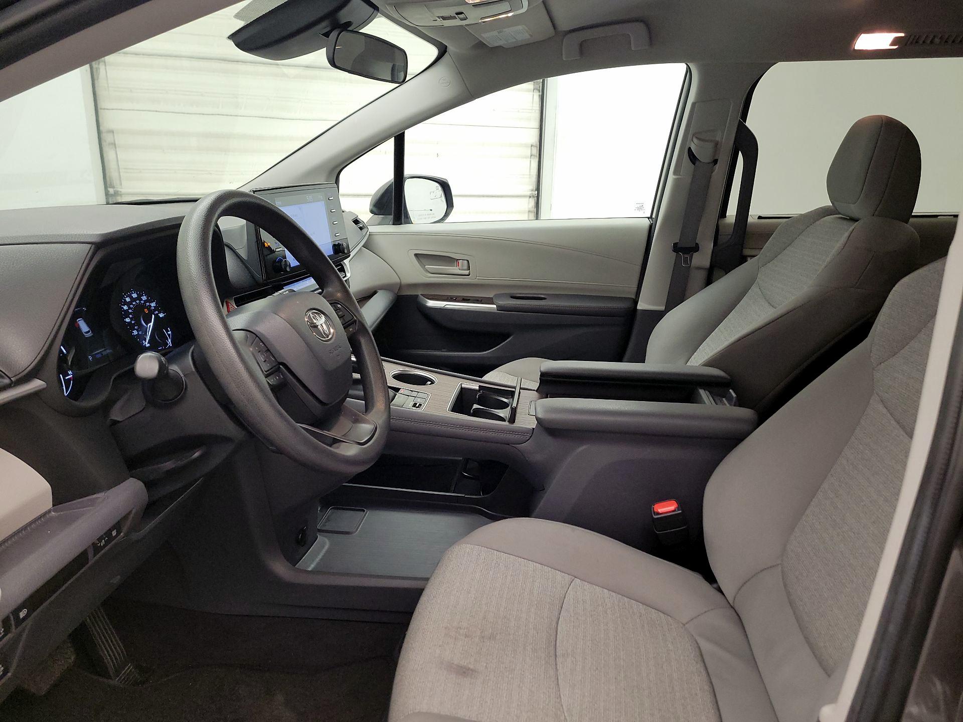 Thumbnail: 2024 Toyota Sienna - 11