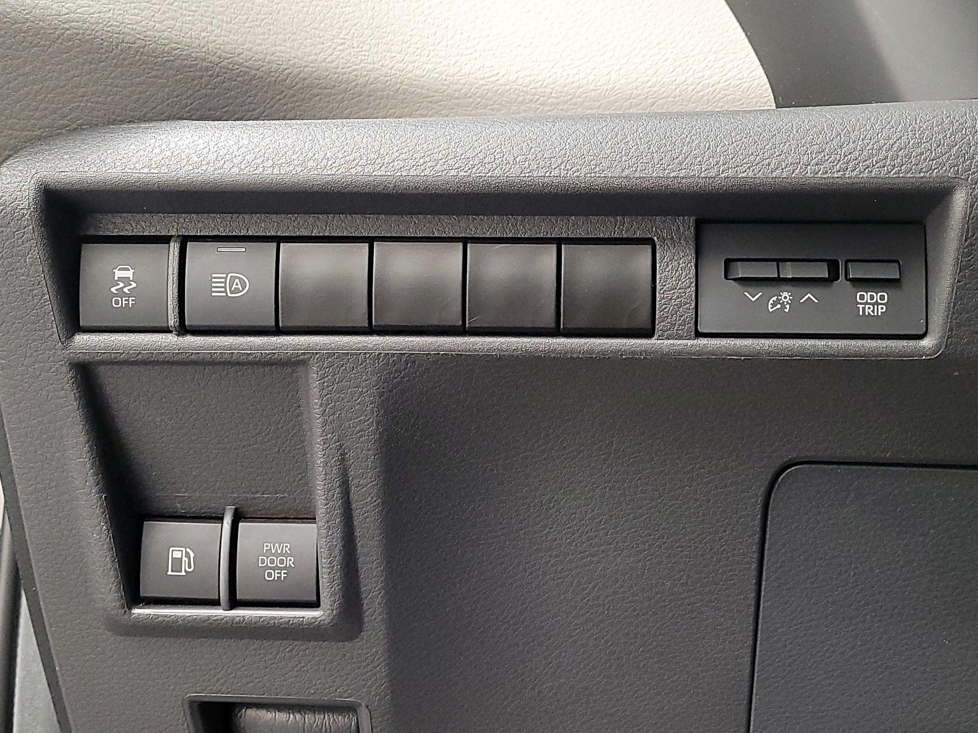 Thumbnail: 2024 Toyota Sienna - 13