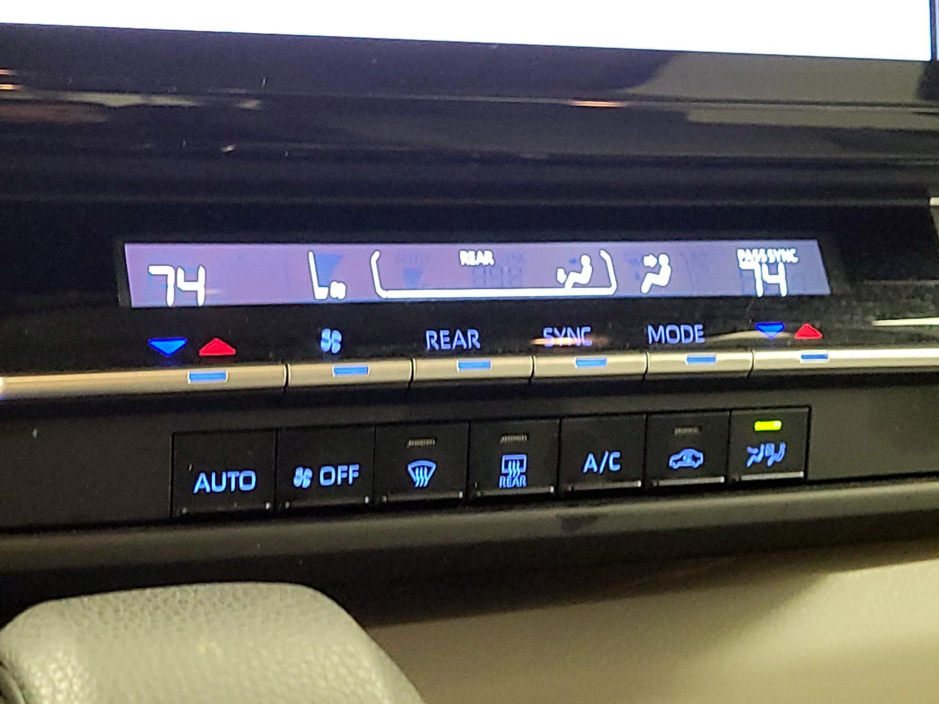 Thumbnail: 2024 Toyota Sienna - 16