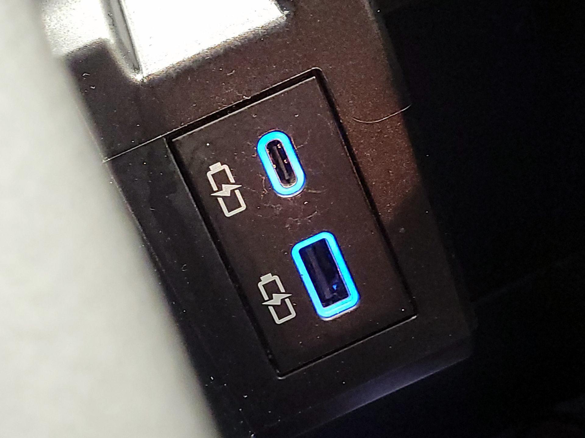 Thumbnail: 2024 Toyota Sienna - 18