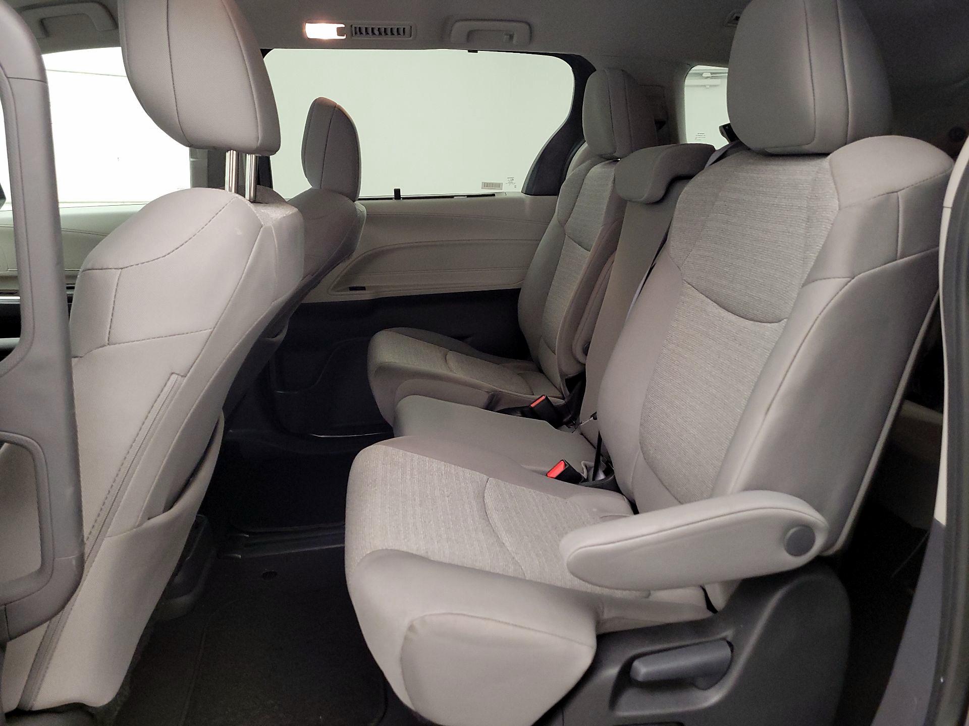 Thumbnail: 2024 Toyota Sienna - 19