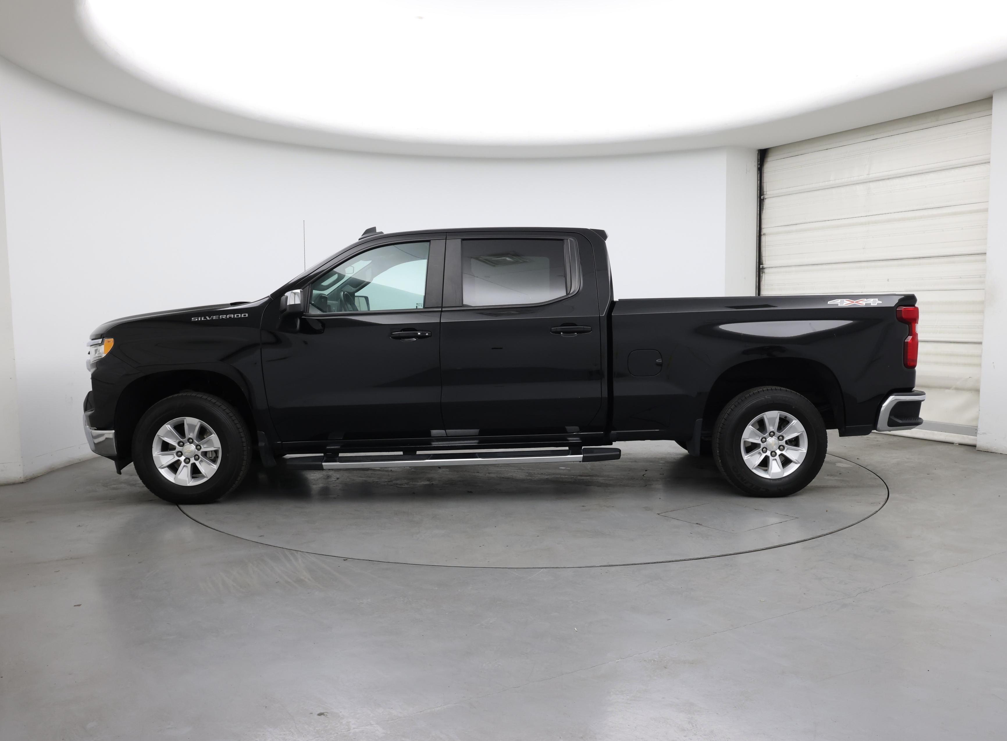 Thumbnail: 2023 Chevrolet Silverado 1500 - 3