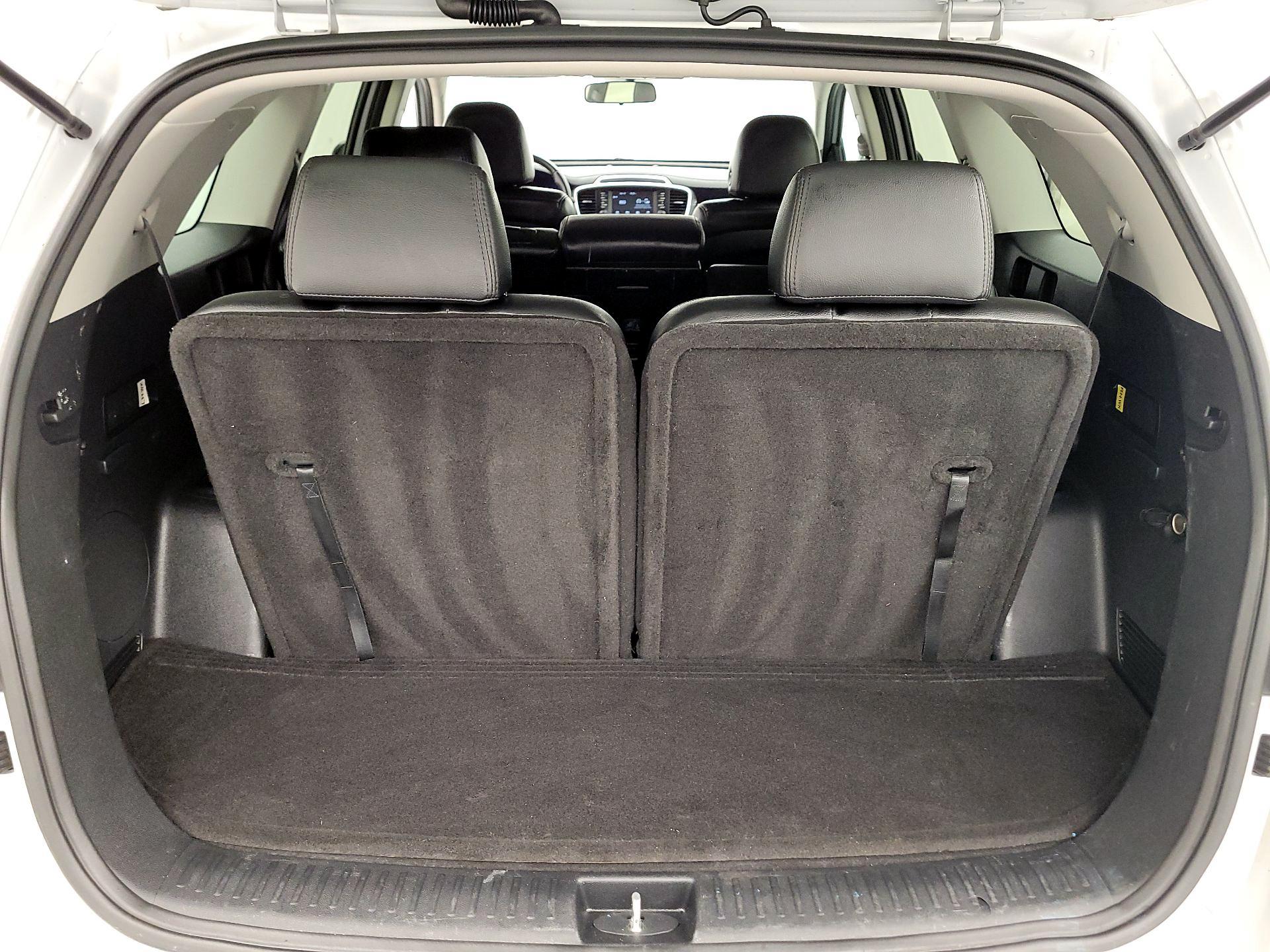 Thumbnail: 2020 Kia Sorento - 16