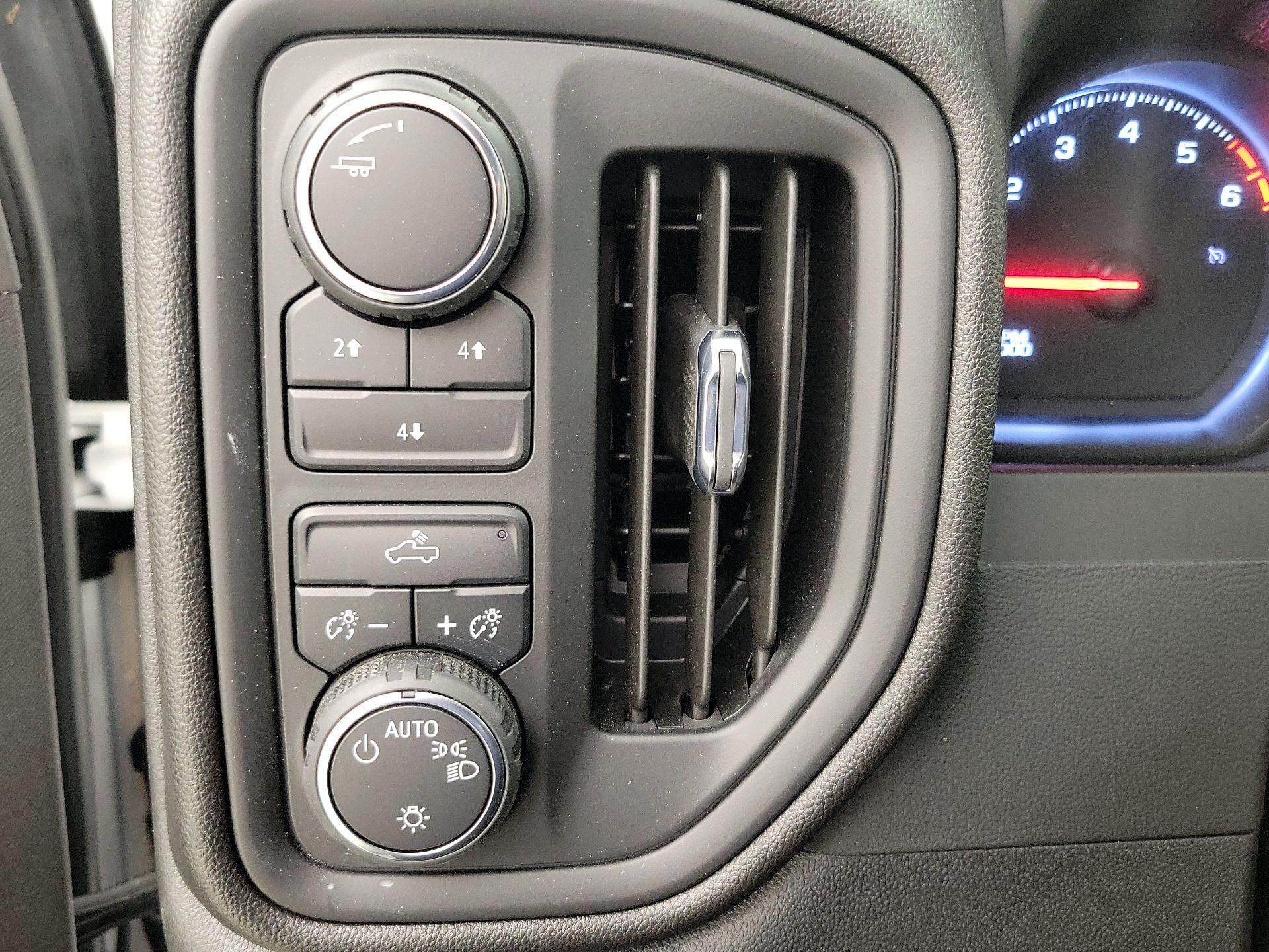 Thumbnail: 2024 Chevrolet Silverado 2500 - 13