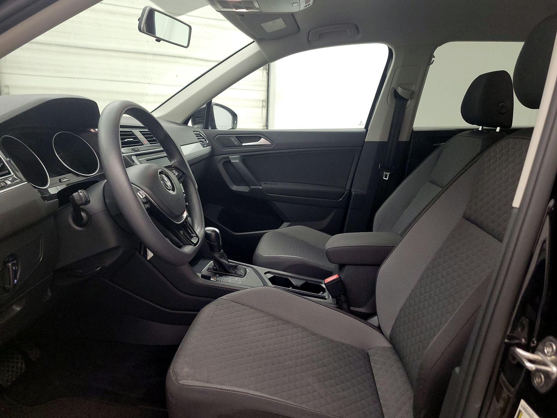 Thumbnail: 2020 Volkswagen Tiguan - 11