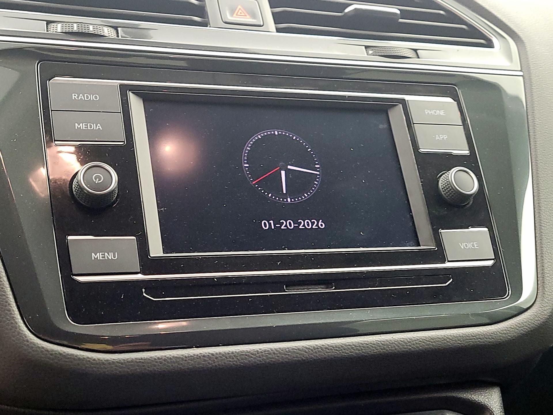 Thumbnail: 2020 Volkswagen Tiguan - 15