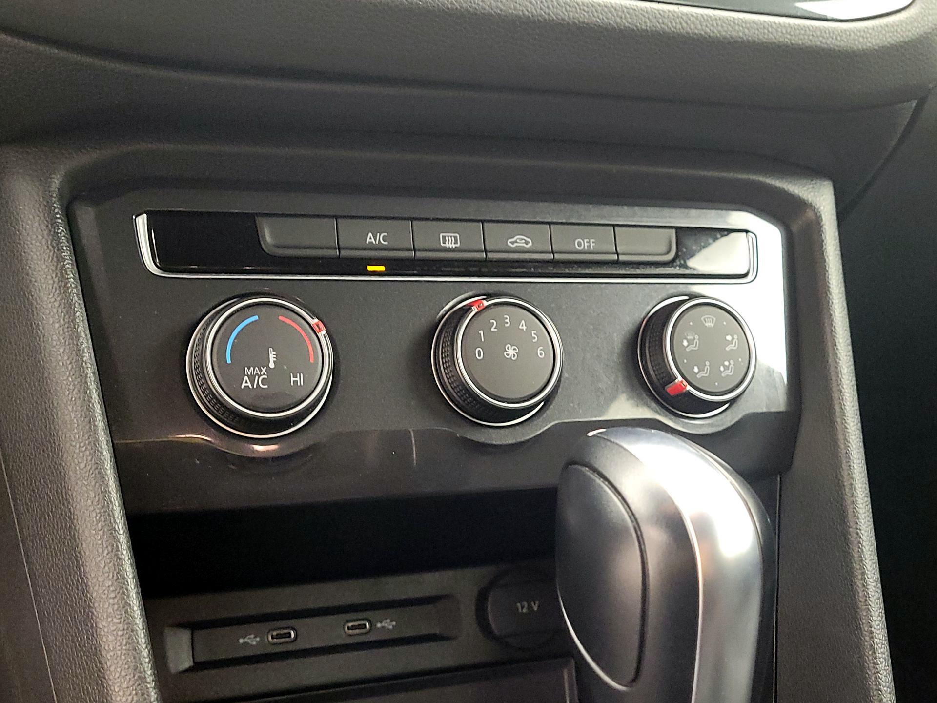 Thumbnail: 2020 Volkswagen Tiguan - 16