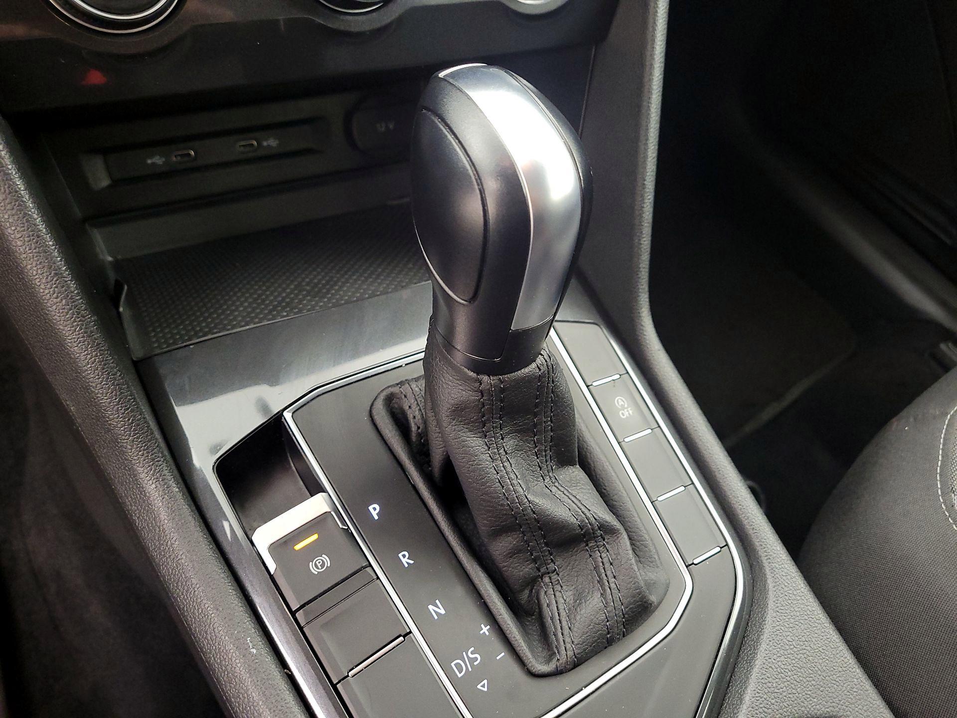 Thumbnail: 2020 Volkswagen Tiguan - 17