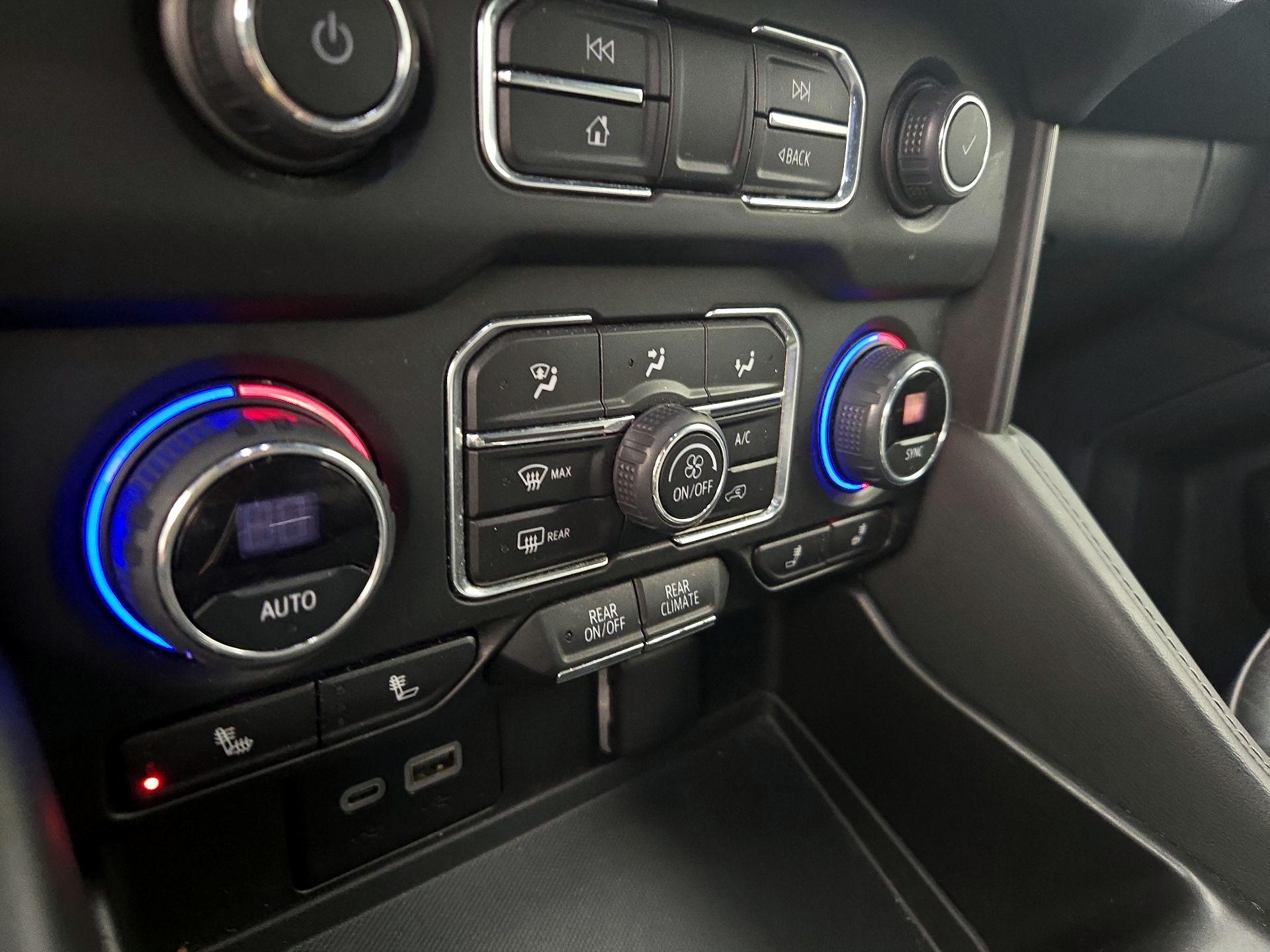 Thumbnail: 2024 Chevrolet Tahoe - 17