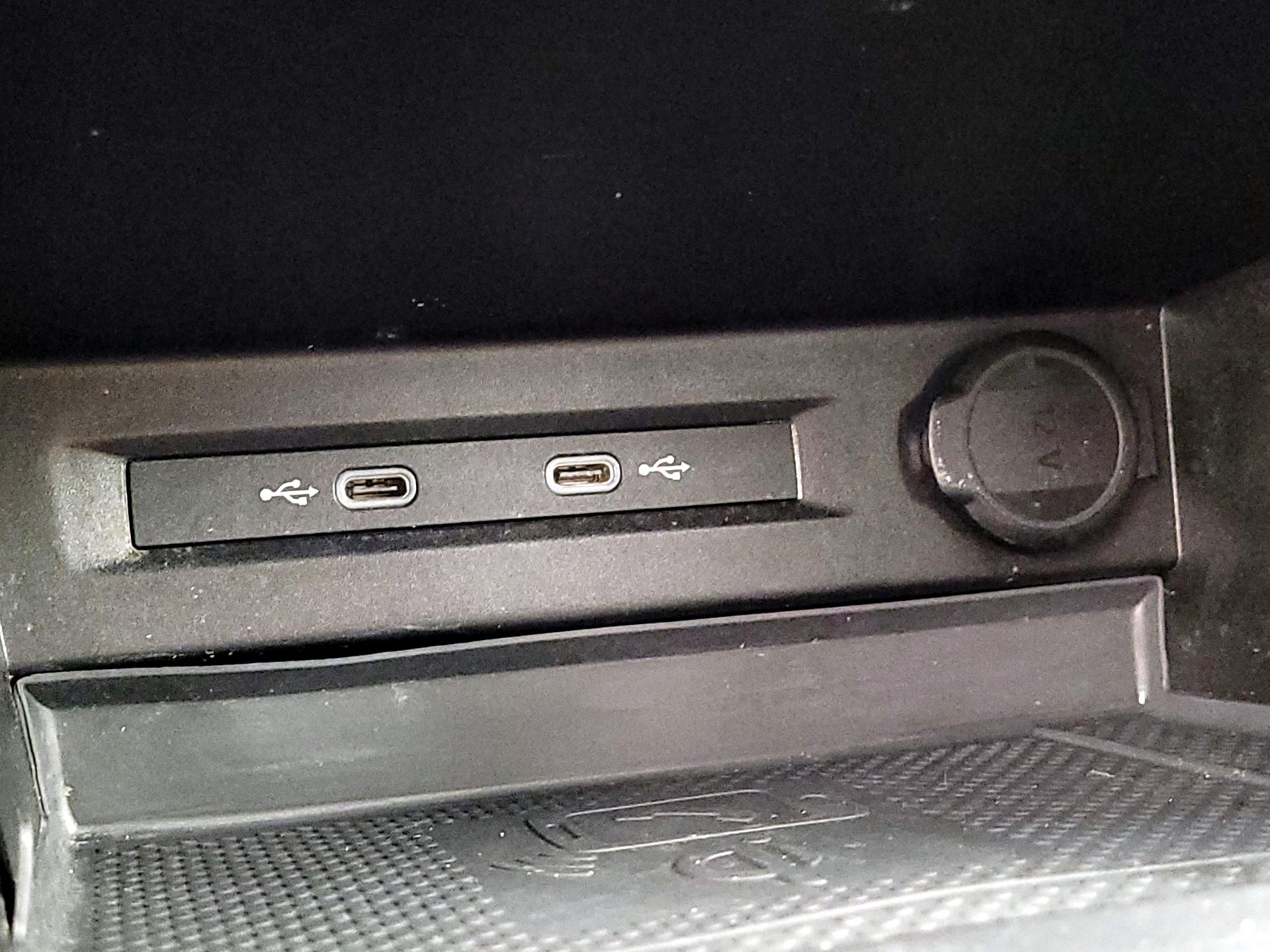 Thumbnail: 2022 Volkswagen Tiguan - 18