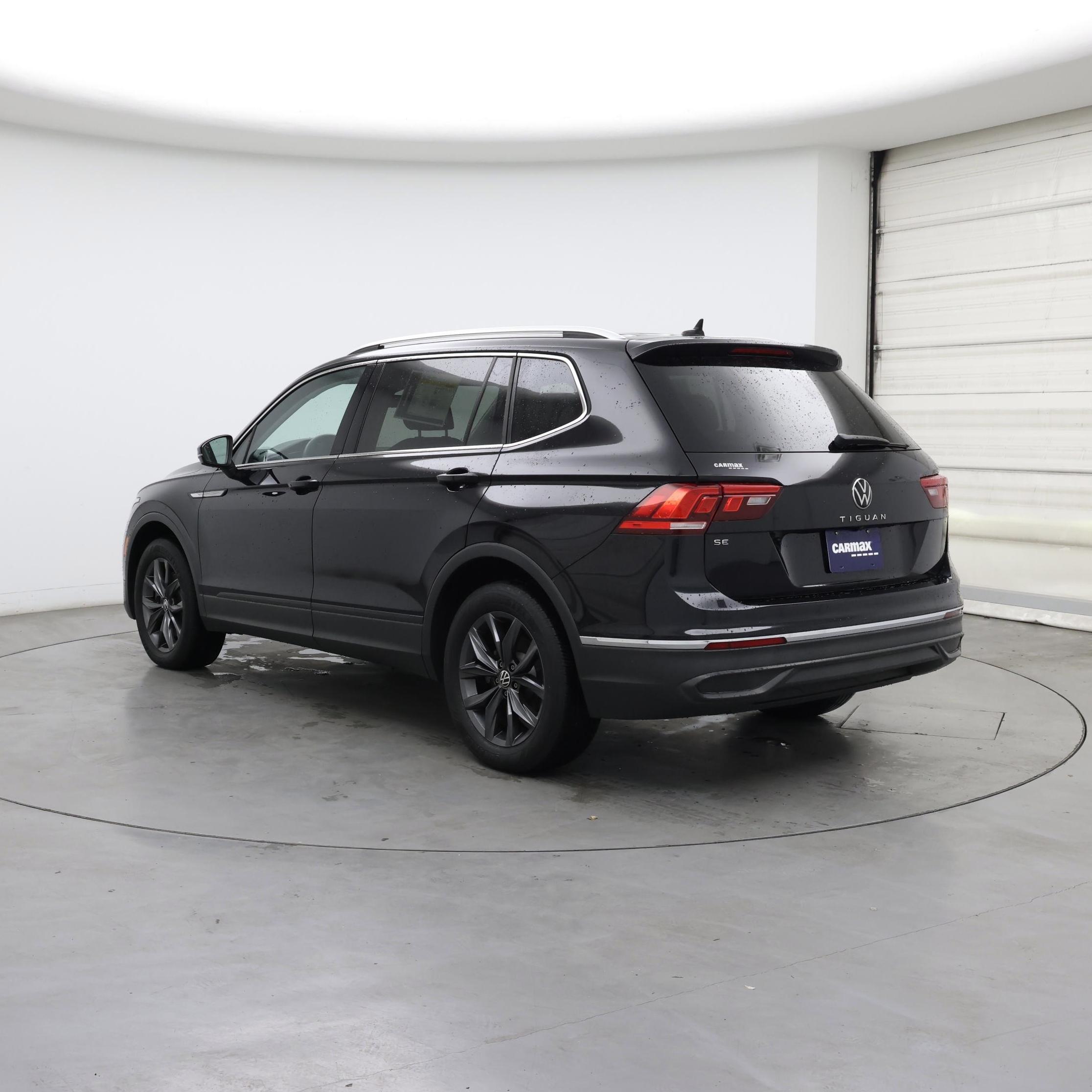 Thumbnail: 2022 Volkswagen Tiguan - 2