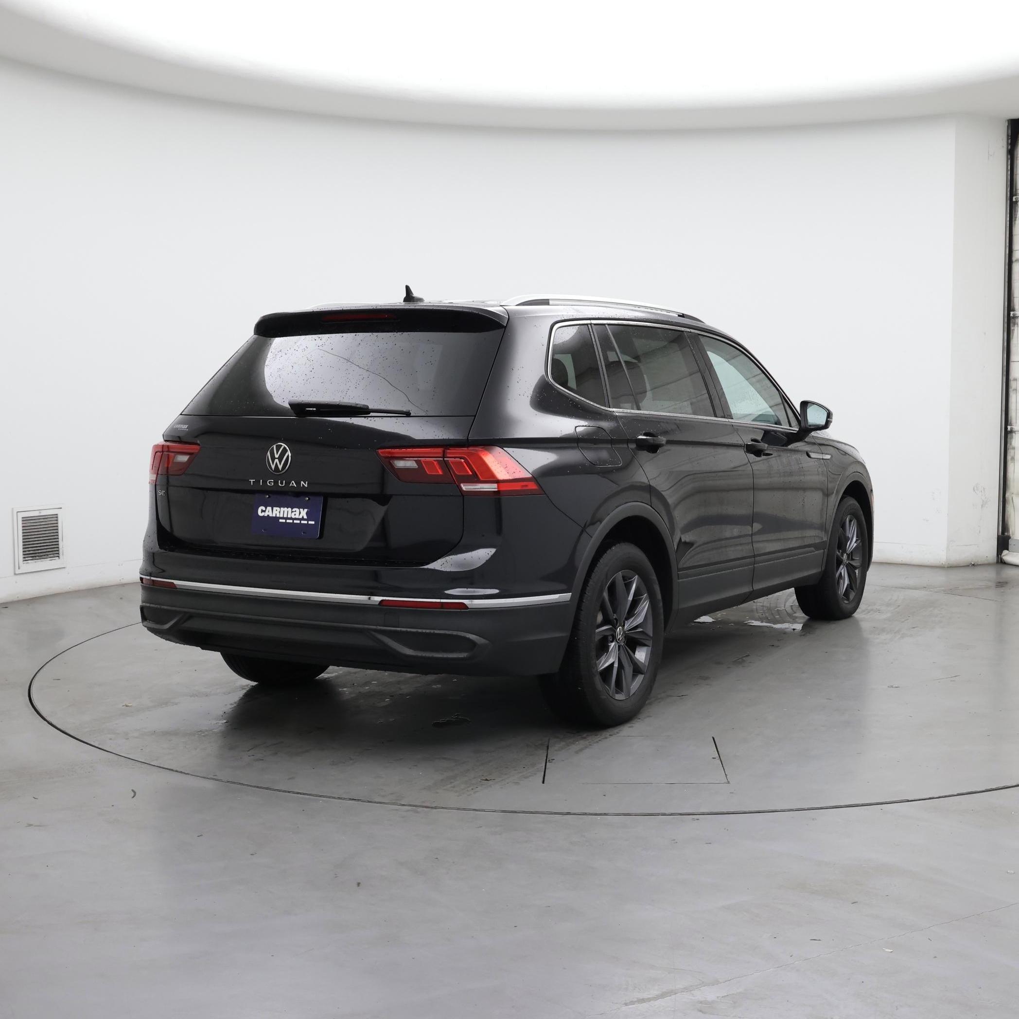 Thumbnail: 2022 Volkswagen Tiguan - 8