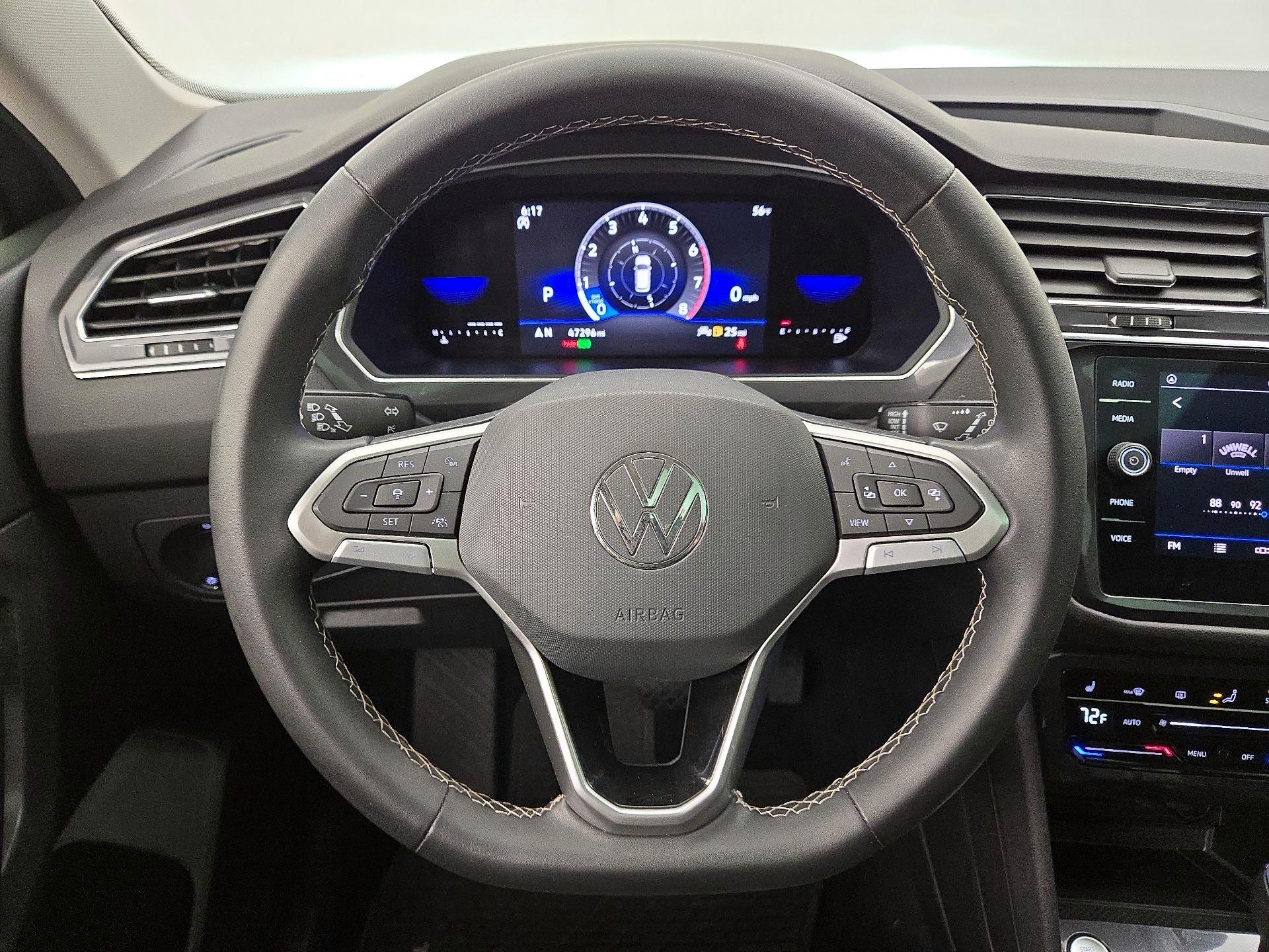 Thumbnail: 2023 Volkswagen Tiguan - 10