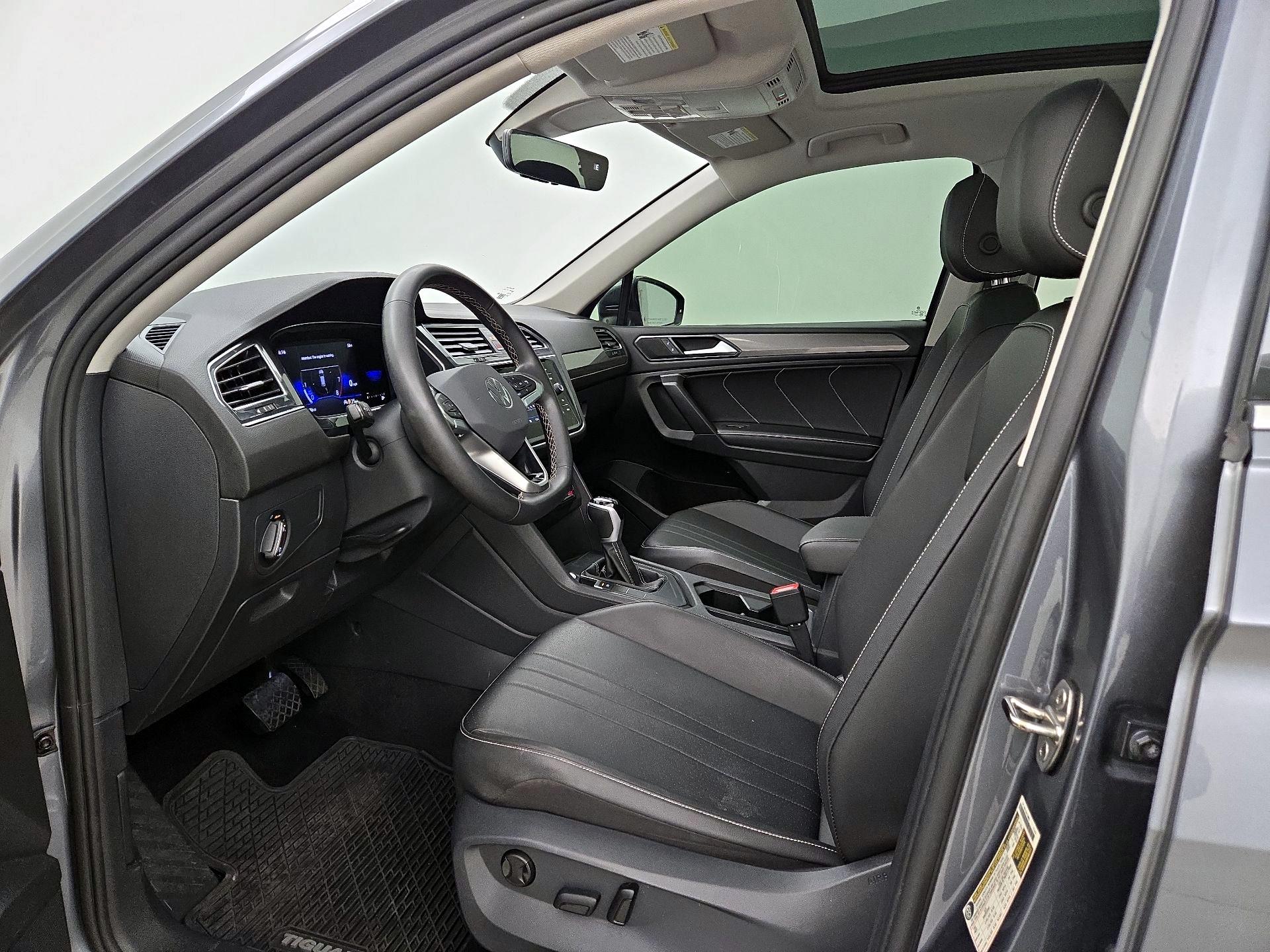 Thumbnail: 2023 Volkswagen Tiguan - 11