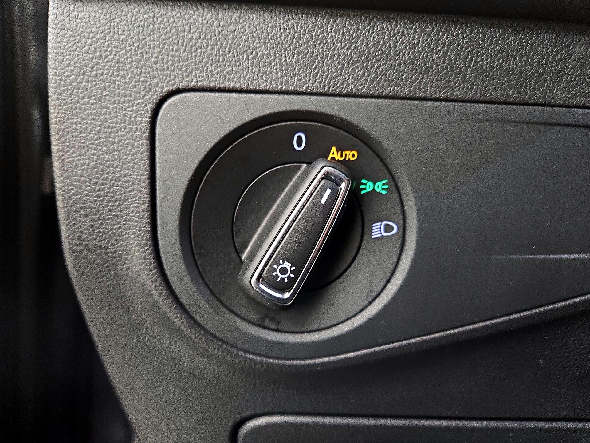 Thumbnail: 2023 Volkswagen Tiguan - 13