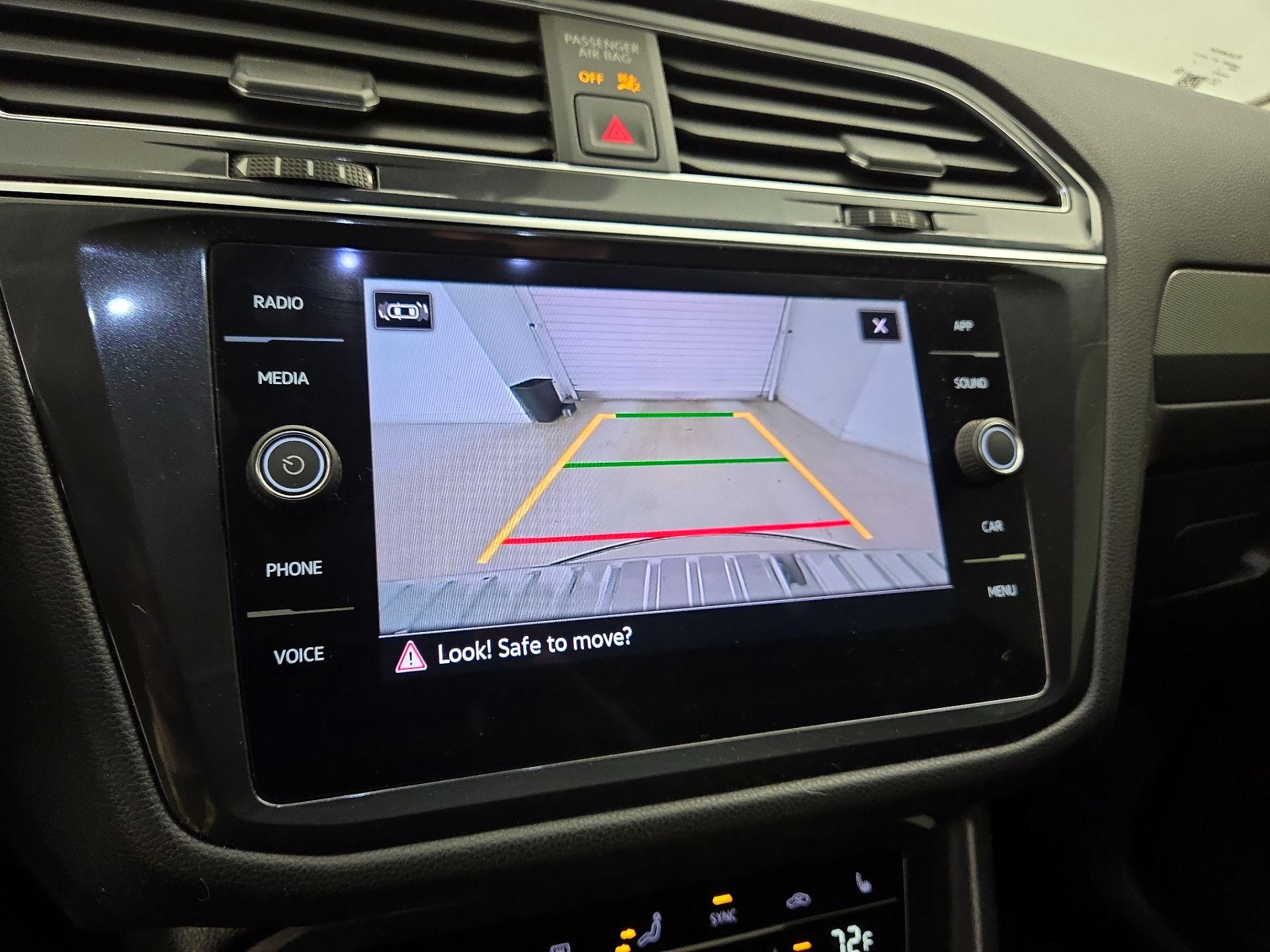 Thumbnail: 2023 Volkswagen Tiguan - 14