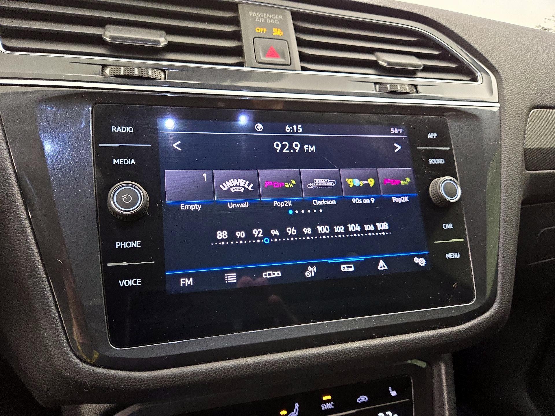 Thumbnail: 2023 Volkswagen Tiguan - 15